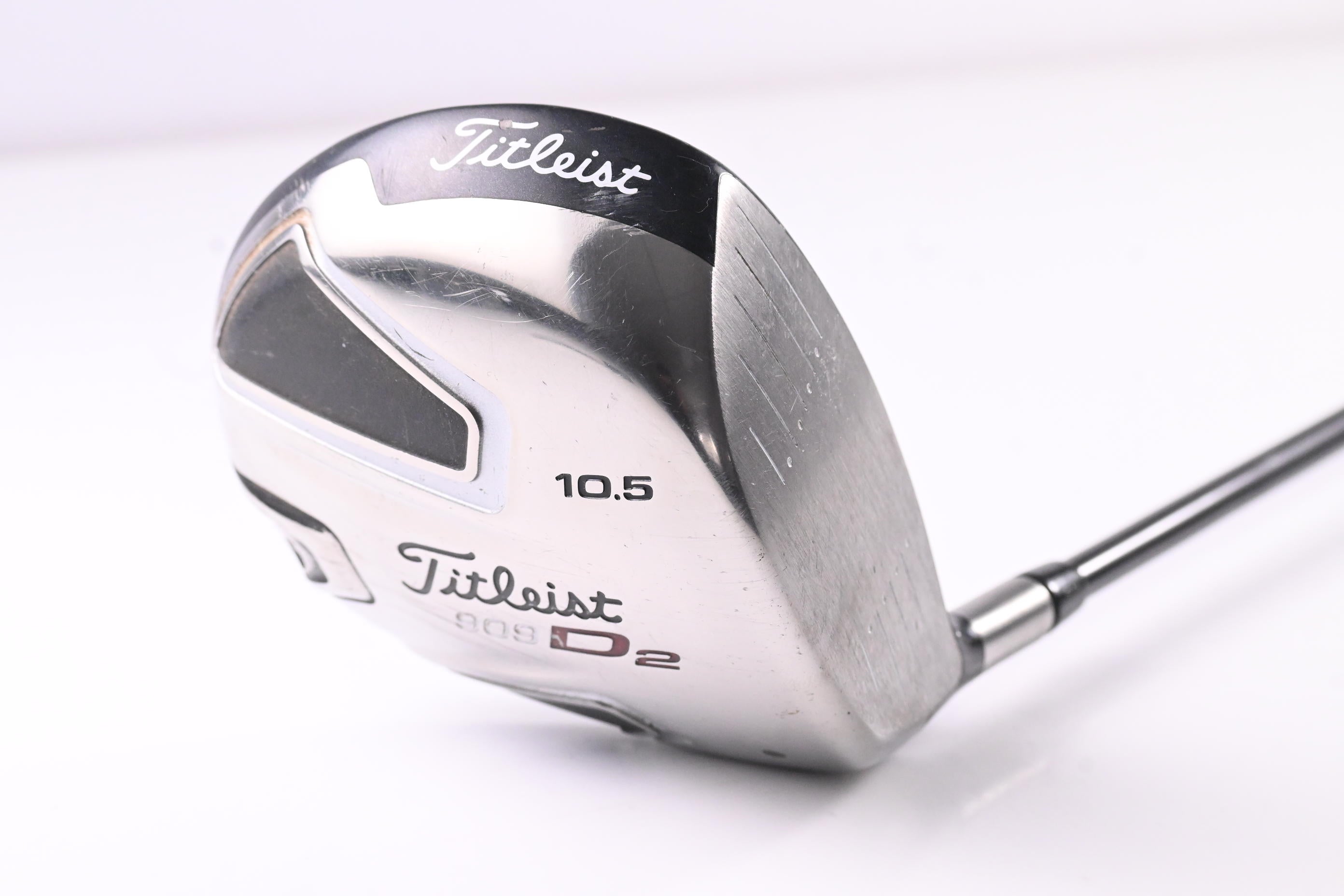 Titleist 909 D2 Driver / 10.5 Degree / Regular Flex Aldila Voodoo Shaft