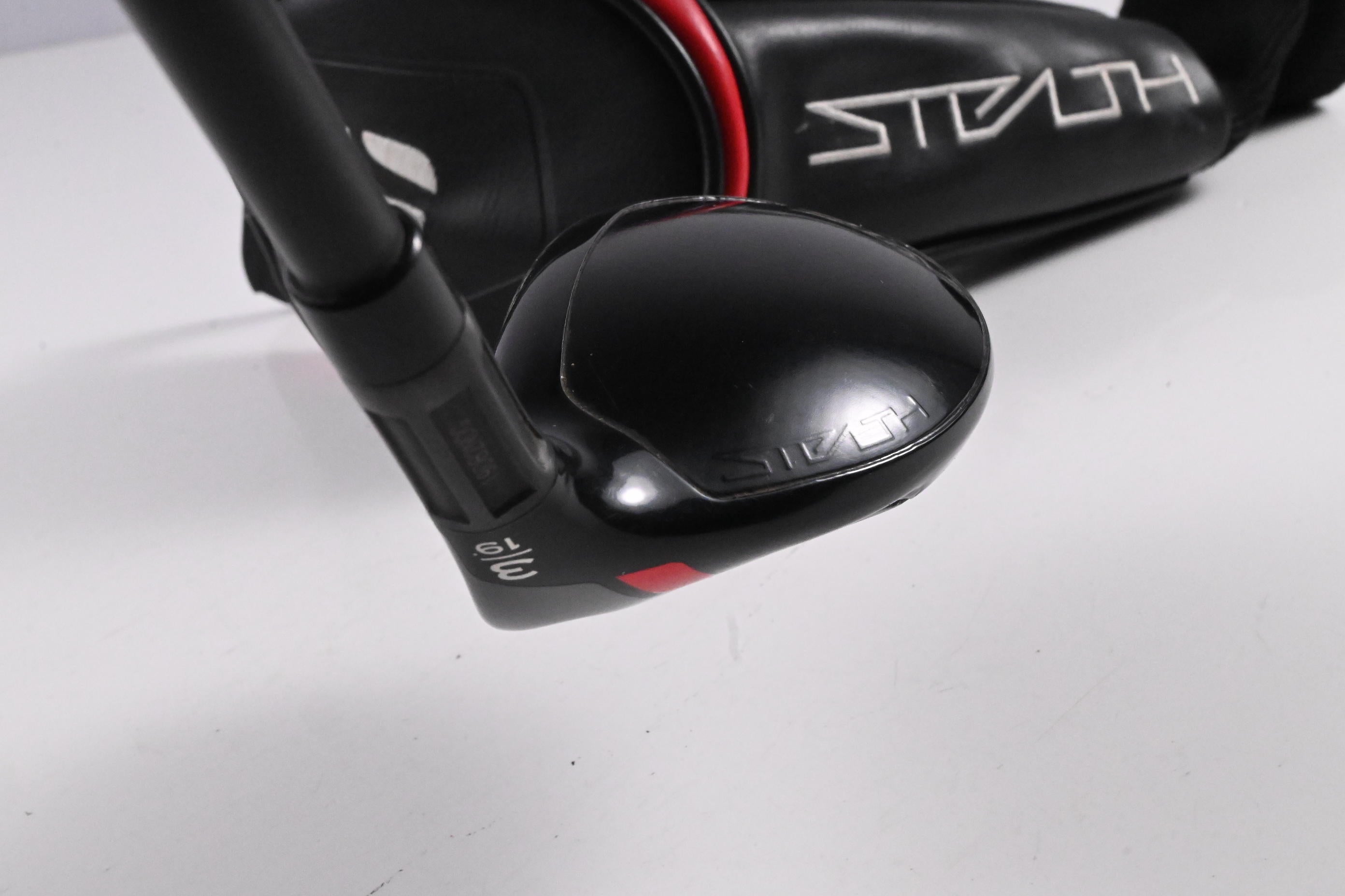Taylormade Stealth #3 Hybrid / 19 Degree / Stiff Flex UST Proforce V2 65 HL