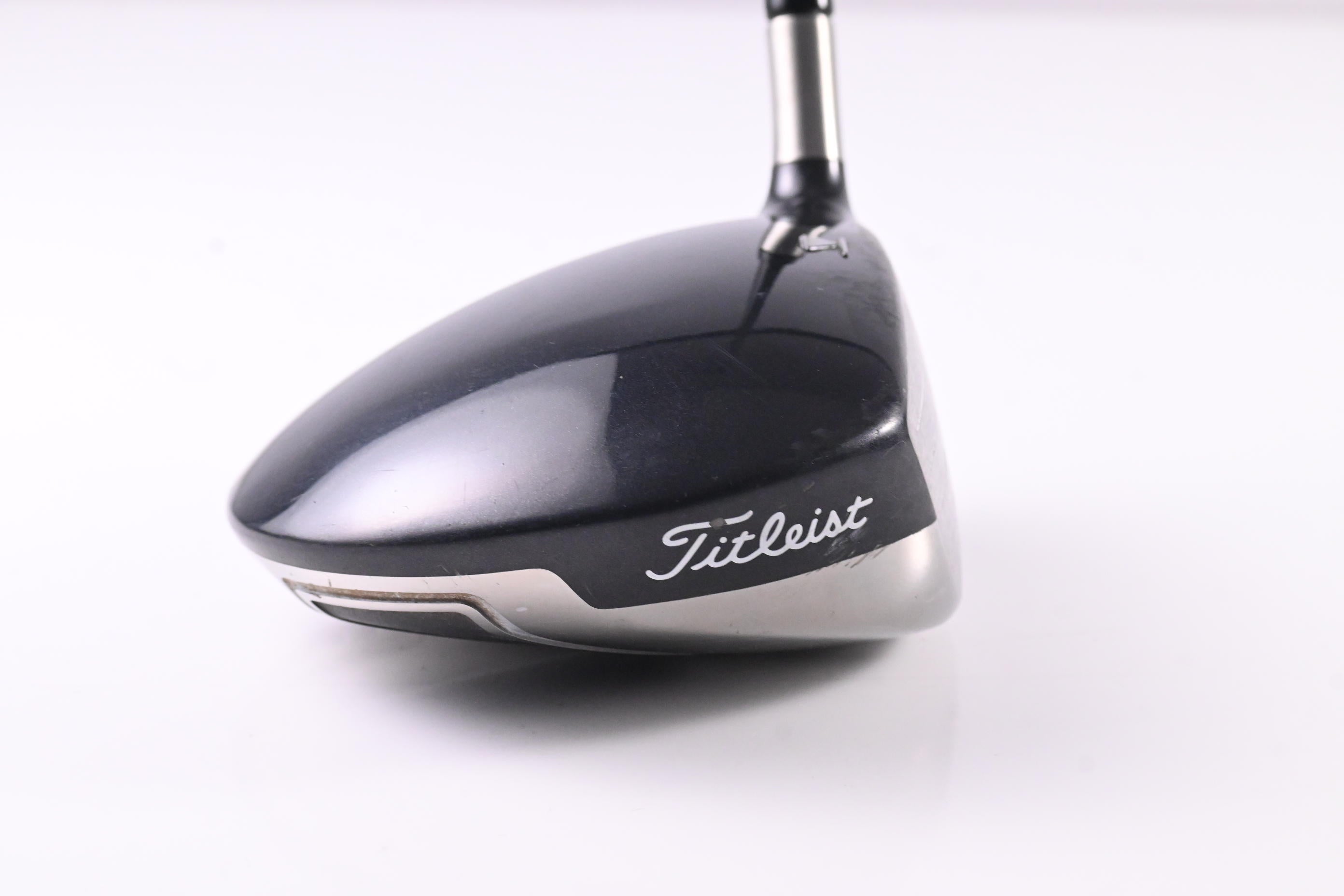 Titleist 909 D2 Driver / 10.5 Degree / Regular Flex Aldila Voodoo Shaft