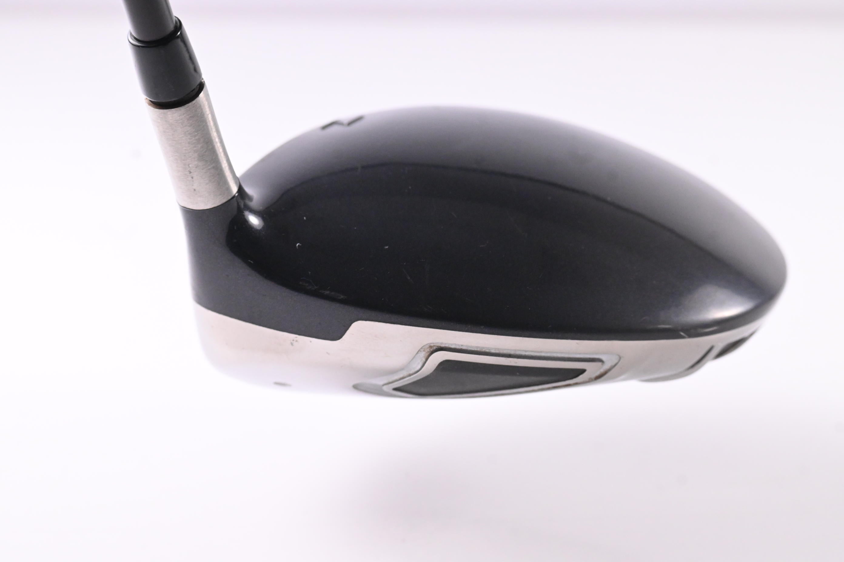 Titleist 909 D2 Driver / 10.5 Degree / Regular Flex Aldila Voodoo Shaft
