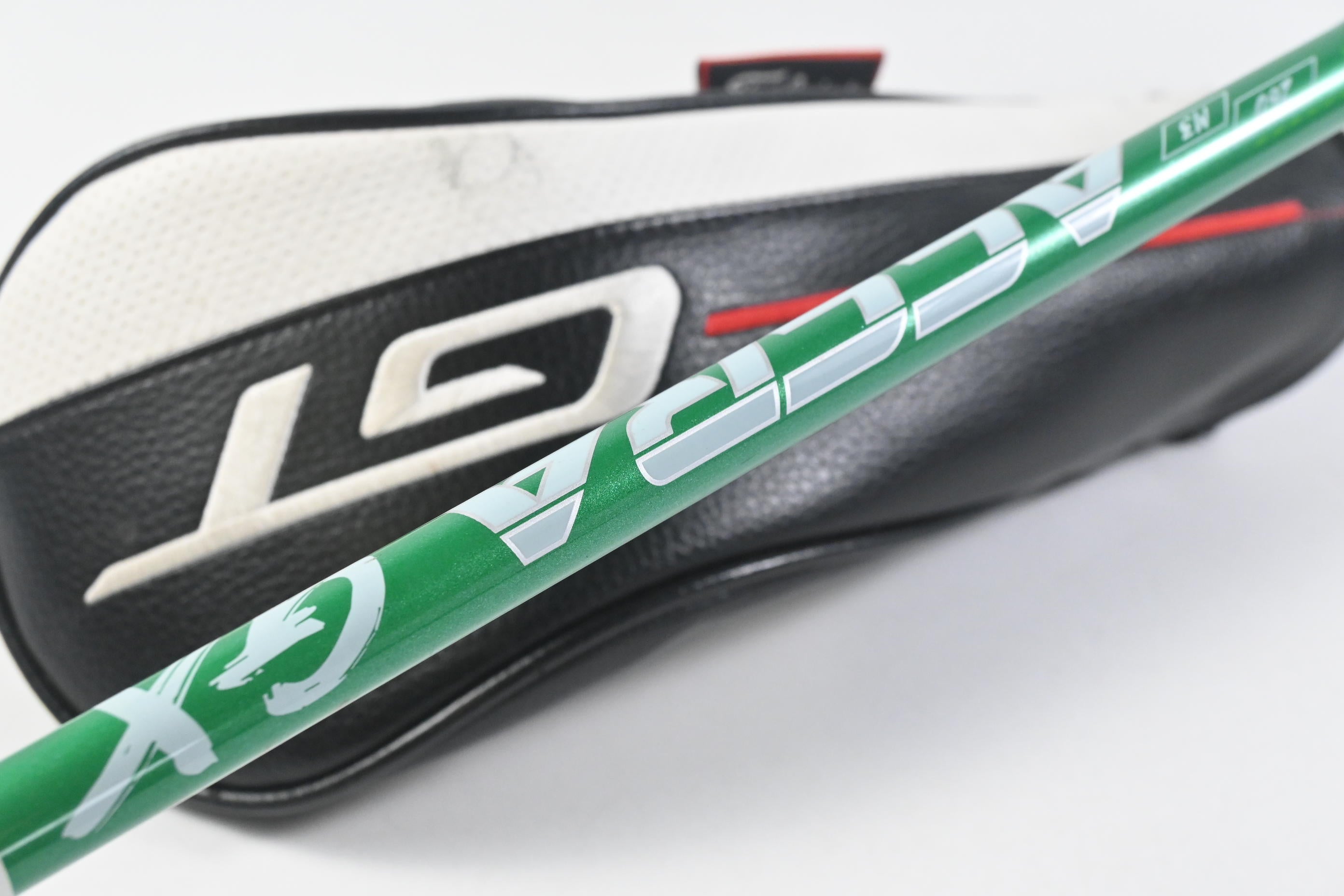 Titleist GT2 #5 Wood / 18 Degree / Regular Flex Accra GX Green 260 Shaft
