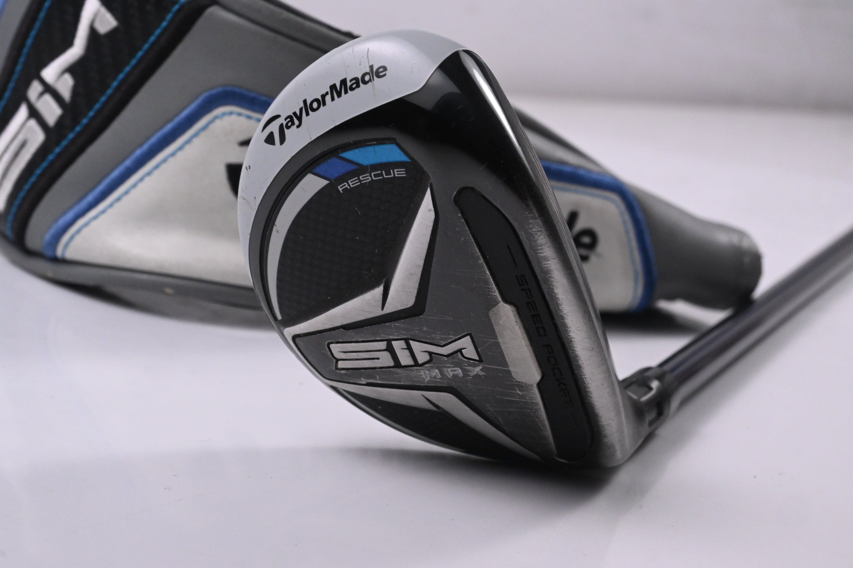 Taylormade SIM Max #3 Hybrid / 19 Degree / Stiff Flex Fujikura Ventus Blue 7