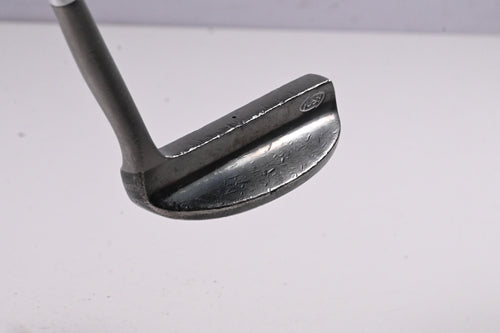 Yes! C-Groove Sophia Putter / 34 Inch