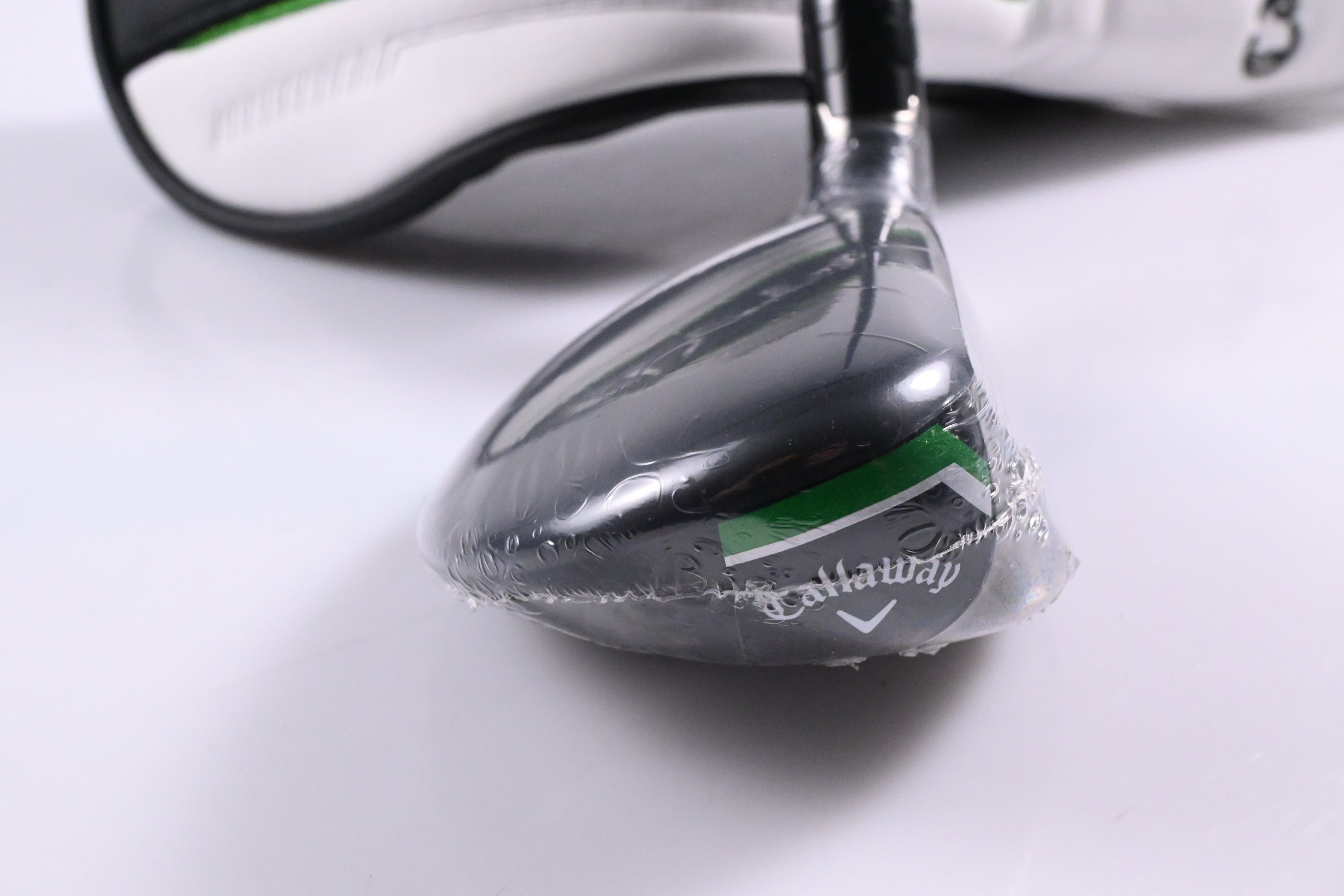 Callaway Elyte X #4 Hybrid / 21 Degree / Regular Flex Denali Charcoal 60 Shaft