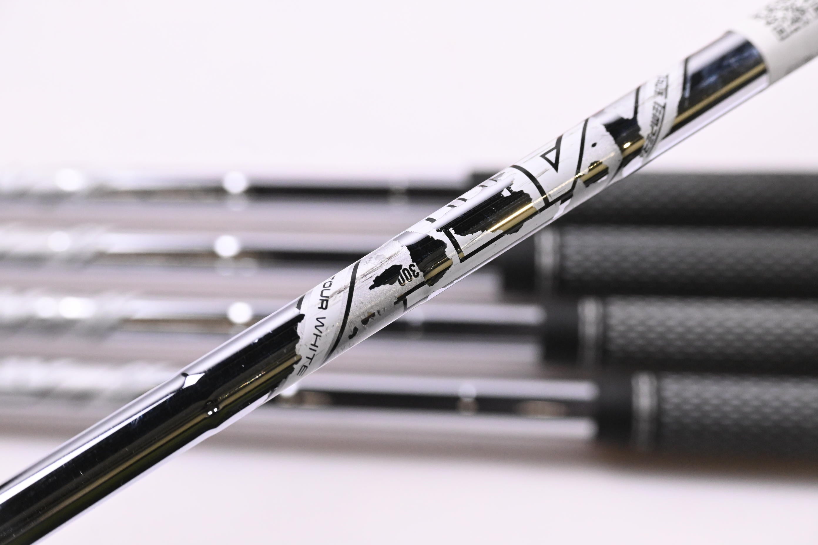 Titleist 718 AP2 Irons / 6-PW / Regular Flex AMT Tour White R300 Shafts