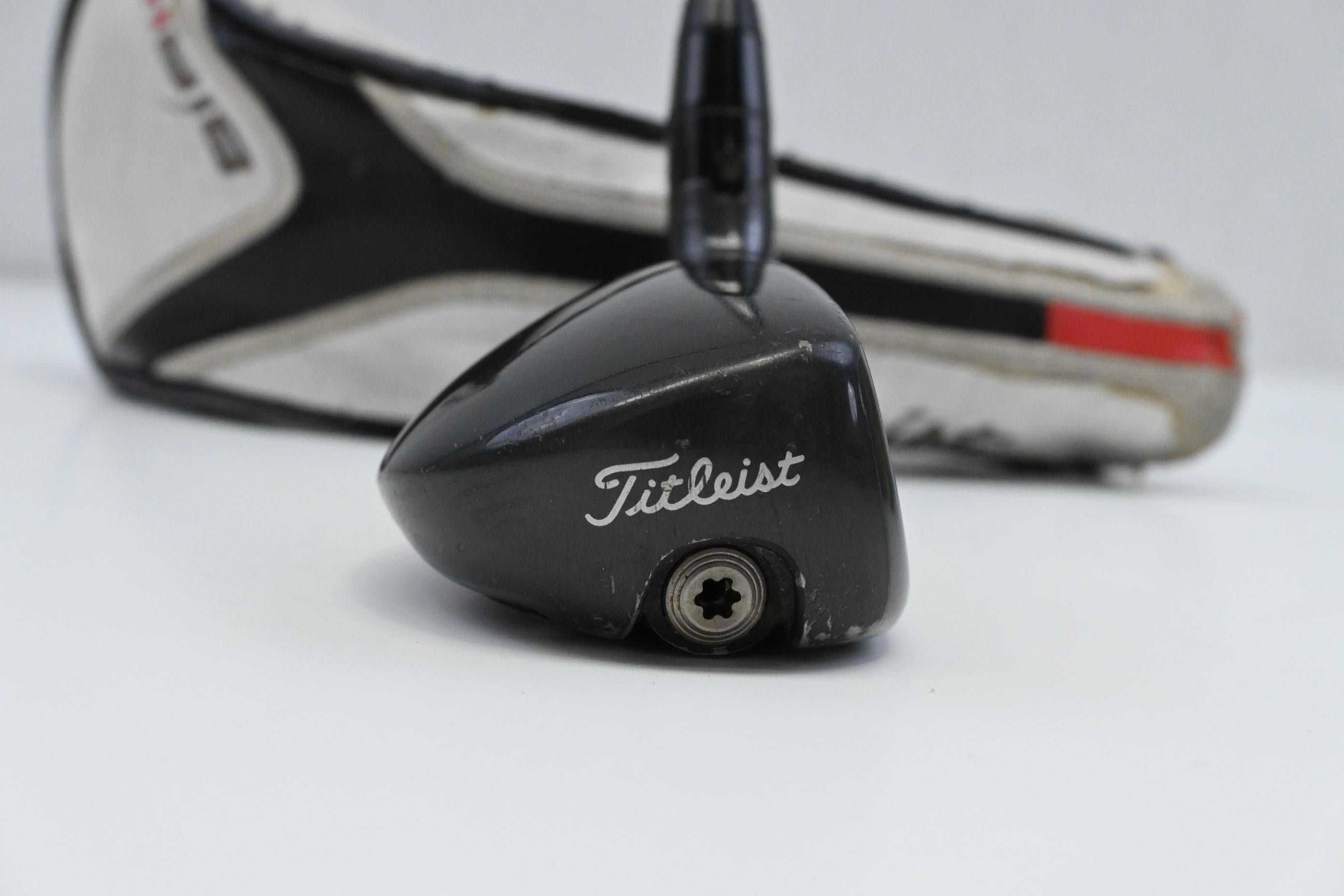 Titleist 818 H2 #2 Hybrid / 17 Degree / Stiff Flex Aldila Rogue Max 85 Shaft