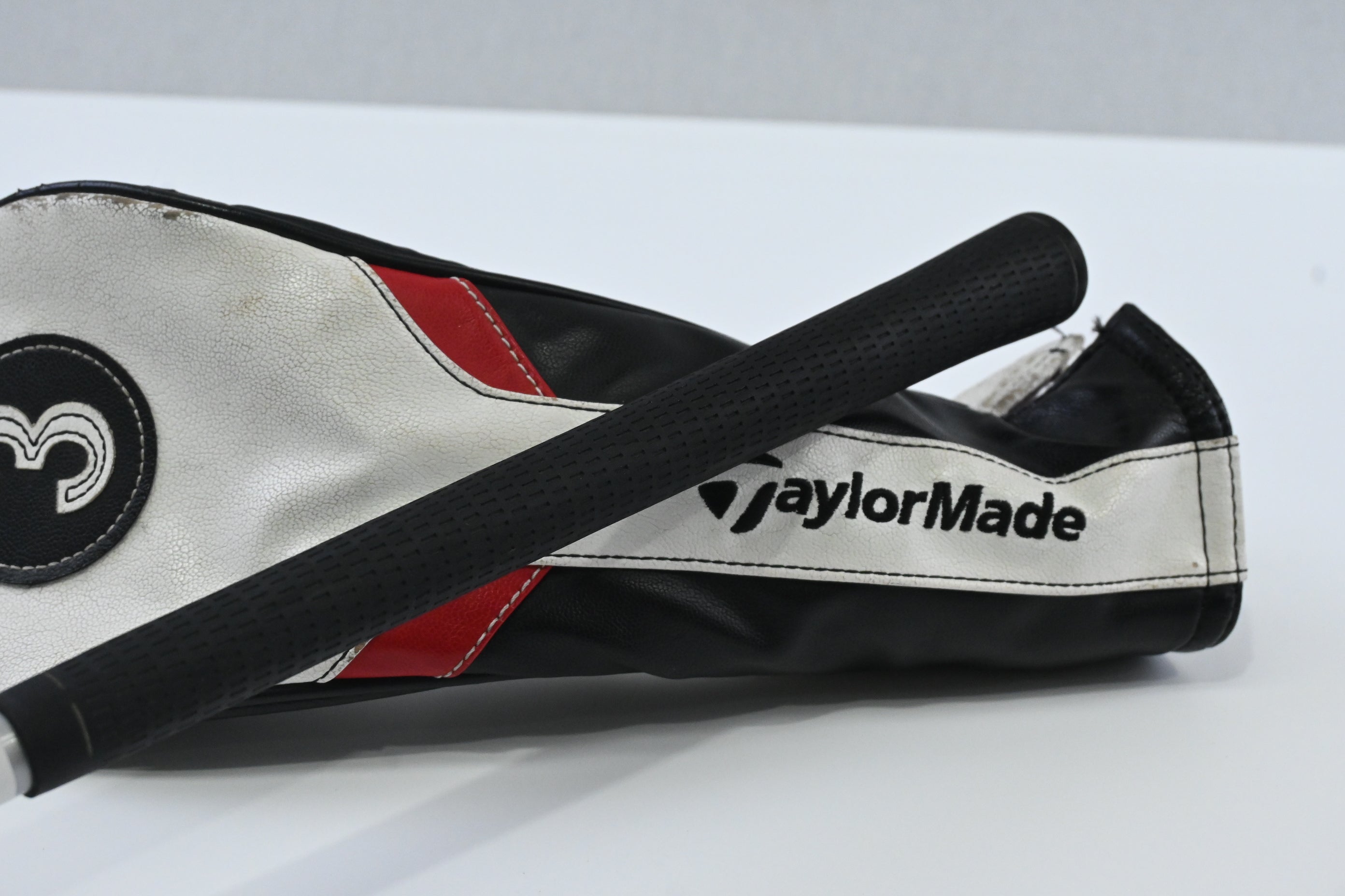 Taylormade R11S #3 Wood / 15.5 Degree / Regular Flex Aldila RIP Phenom 70 Shaft