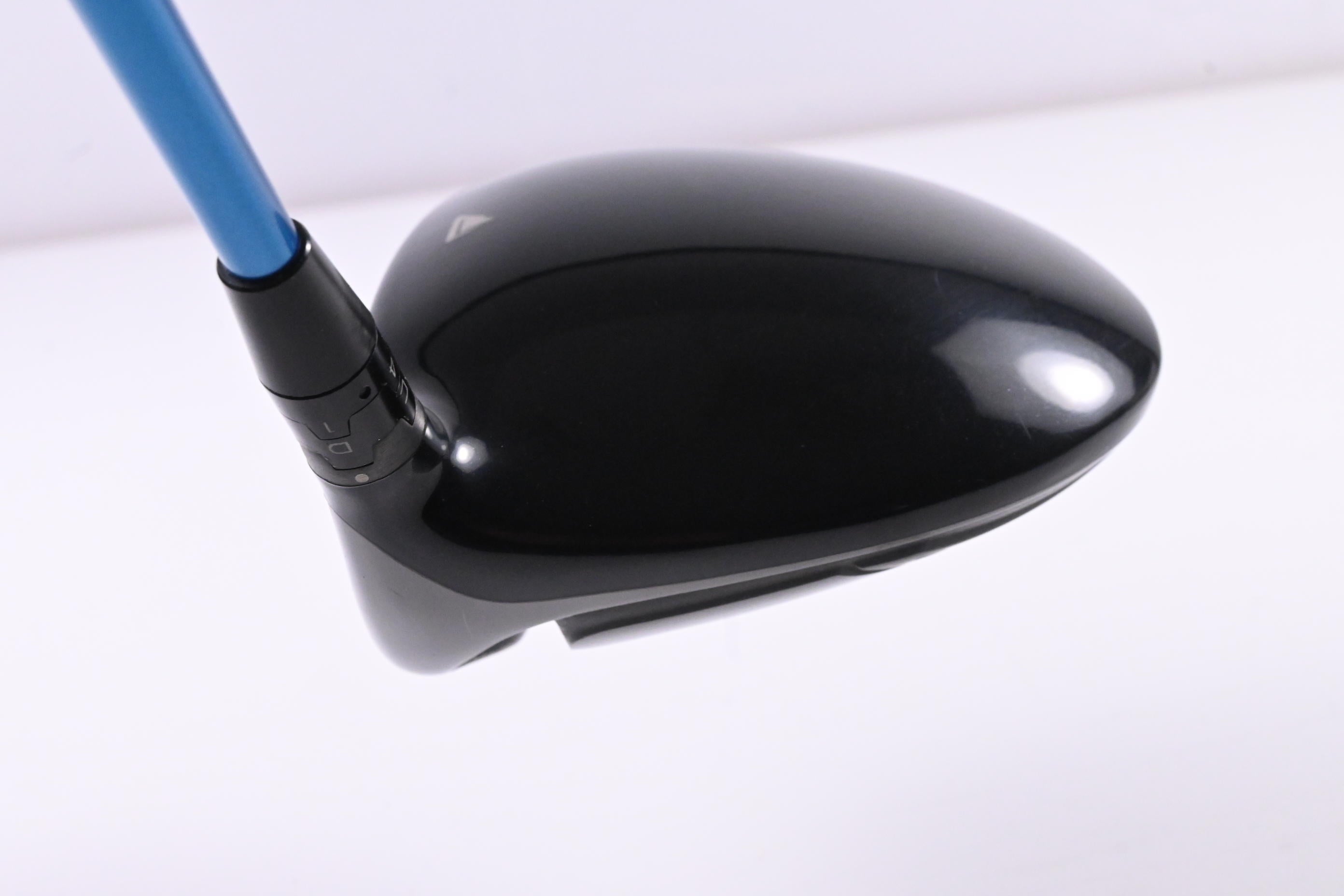 Titleist 915 D2 Driver / 9.5 Degree / Stiff Flex Prolaunch Blue 65 Shaft