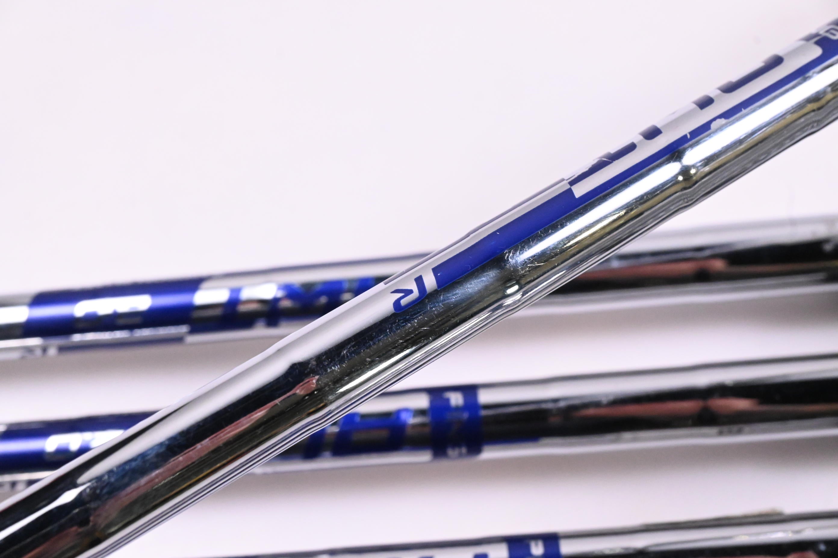 Ping G710 Irons / 5-PW+GW / Regular Flex Ping AWT 2.0 Shafts