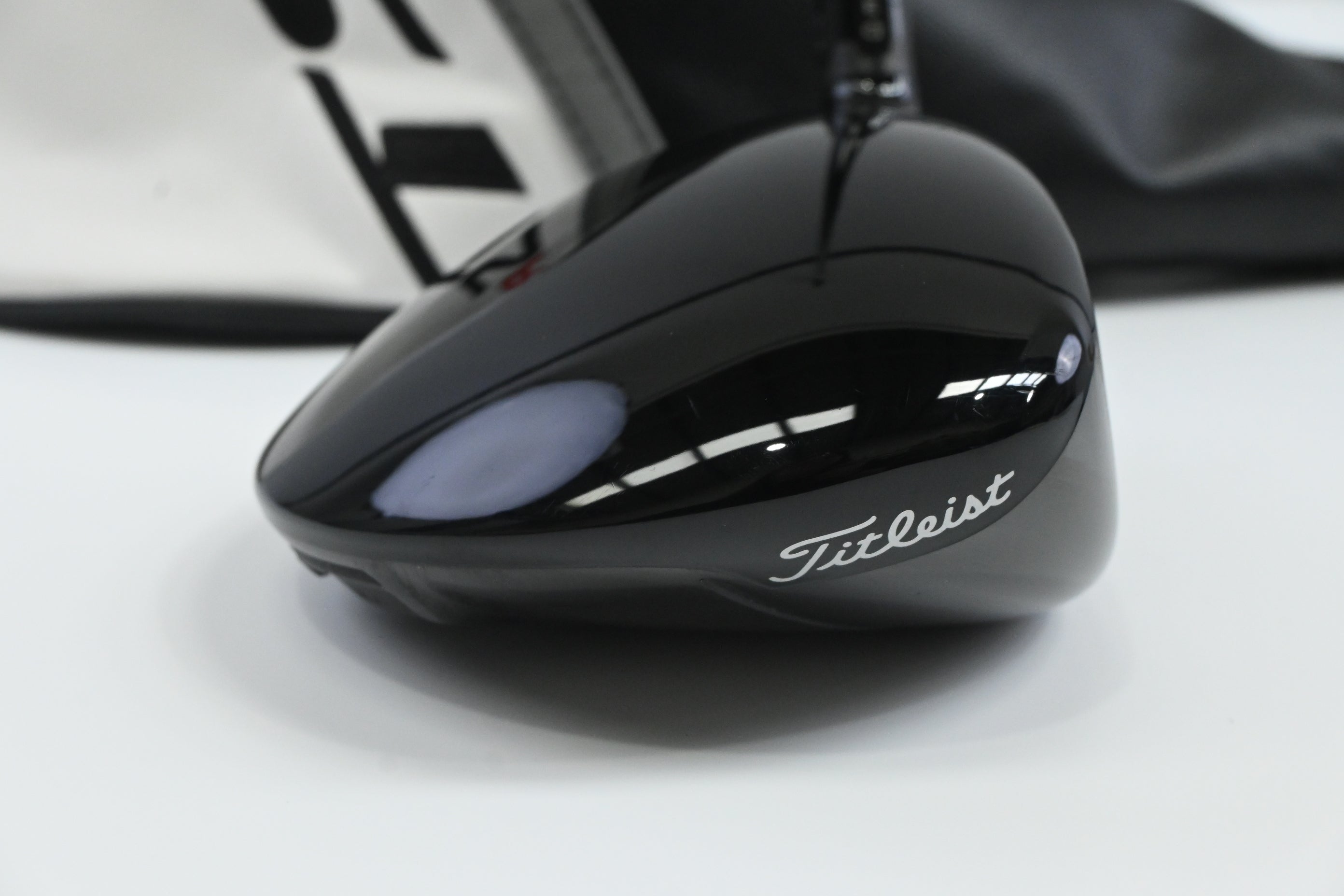 Titleist TSR3 Driver / 9 Degree / Stiff Flex Tensei AV Raw White 75 Shaft