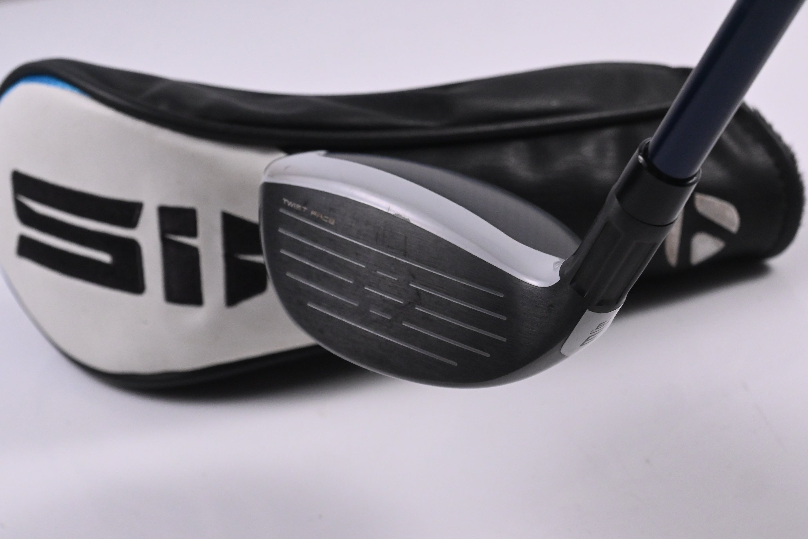 Taylormade SIM2 Max #3 Hybrid / 19 Degree / Stiff Flex Fujikura Ventus Blue 7