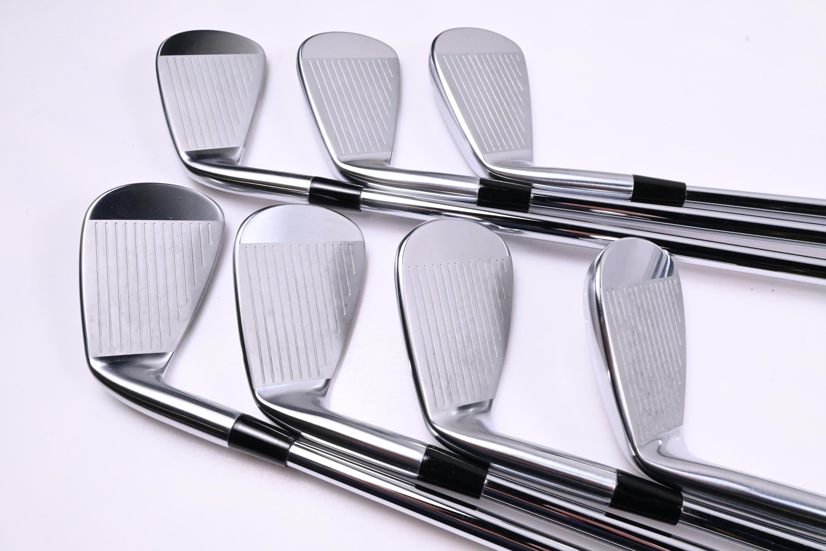 Mizuno M-15 Irons / 5-PW+GW / Regular Flex Dynamic Gold 105 R300 Shafts