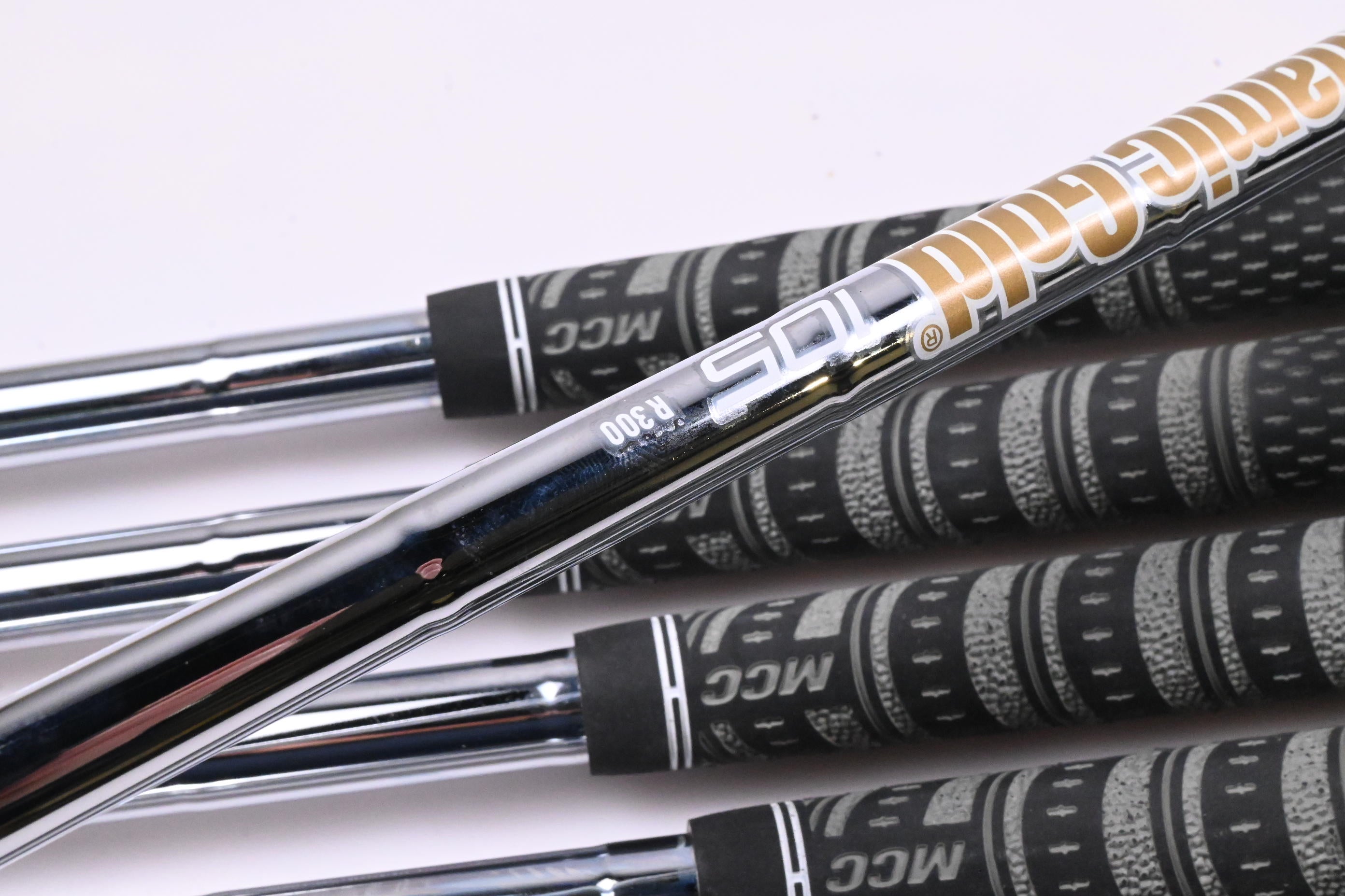 Mizuno M-15 Irons / 5-PW+GW / Regular Flex Dynamic Gold 105 R300 Shafts