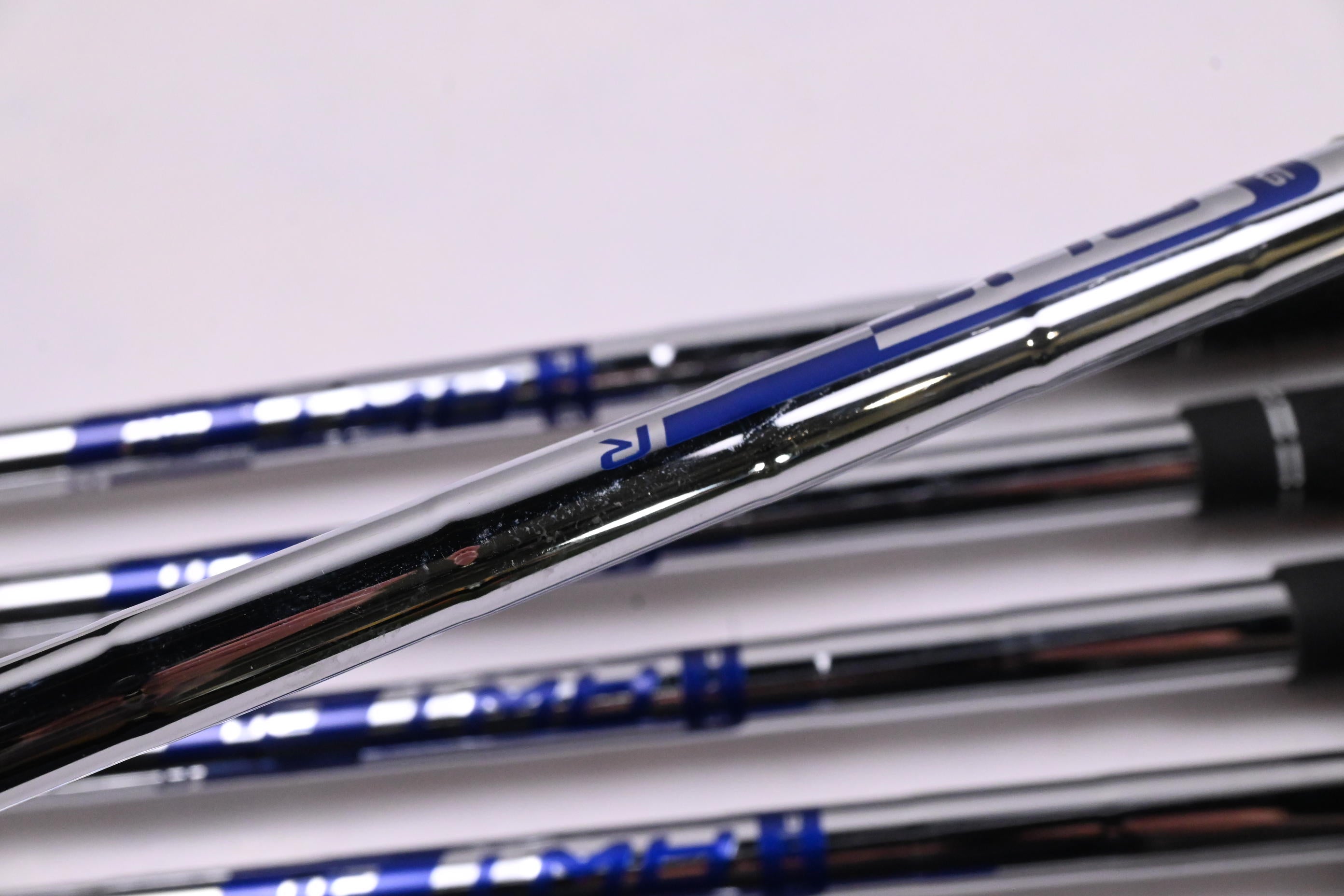 Ping G400 Irons / 5-PW / Black Dot / Regular Flex Ping AWT 2.0 Shafts