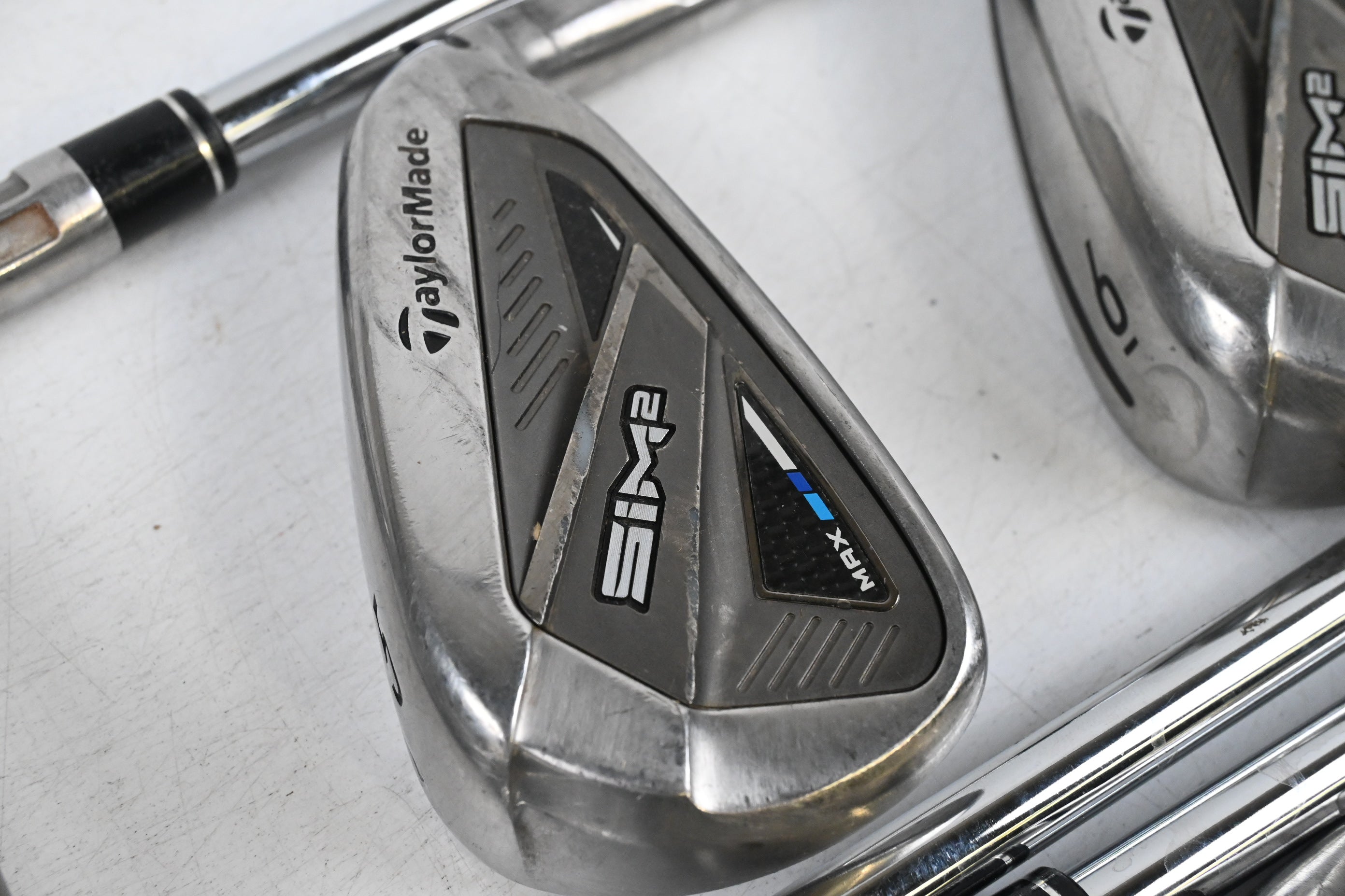 Taylormade SIM2 Max Irons / 4-PW / Regular Flex KBS MAX MT 85 Shafts