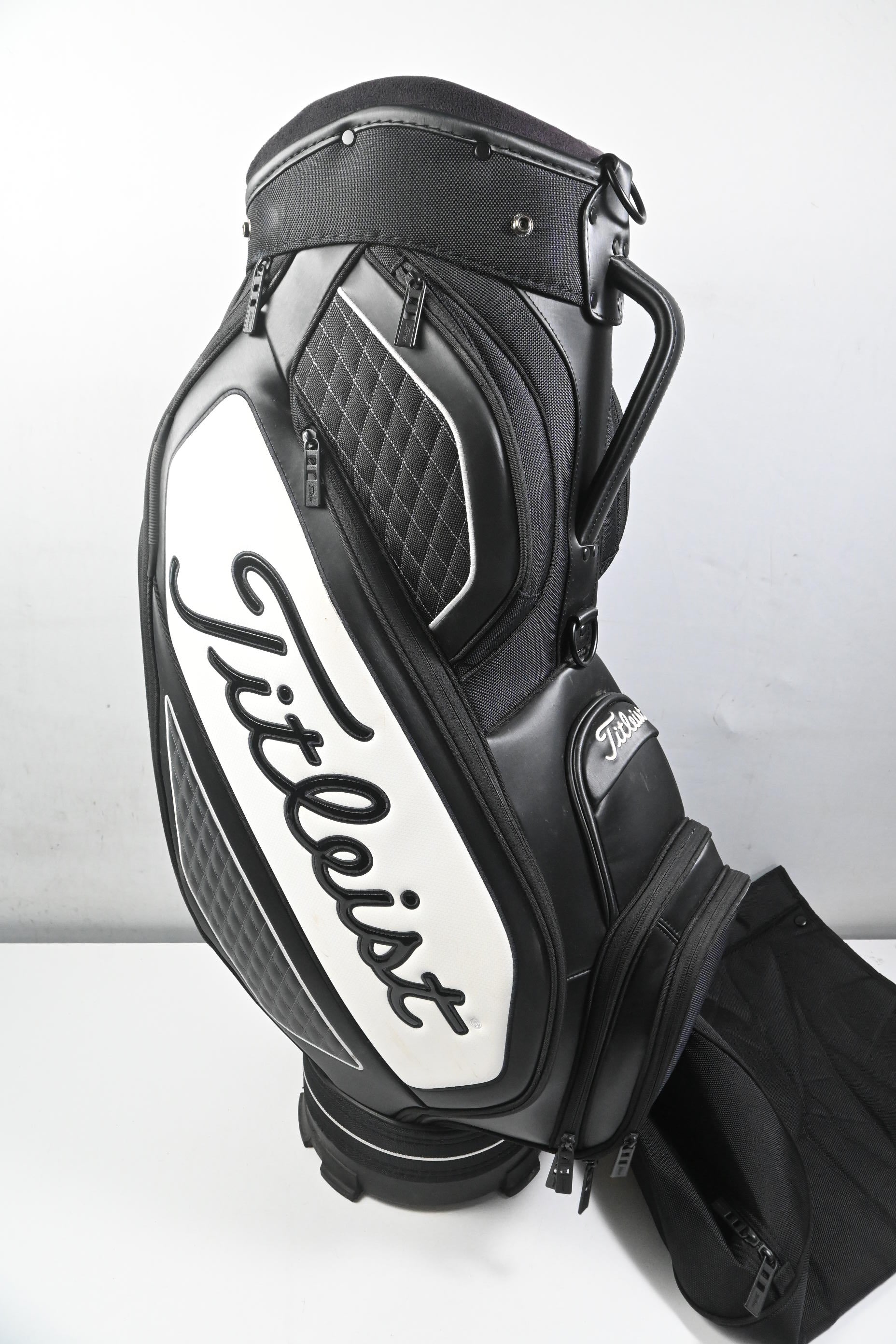 Titleist Cart Bag / 6-Way Divider / Black, White