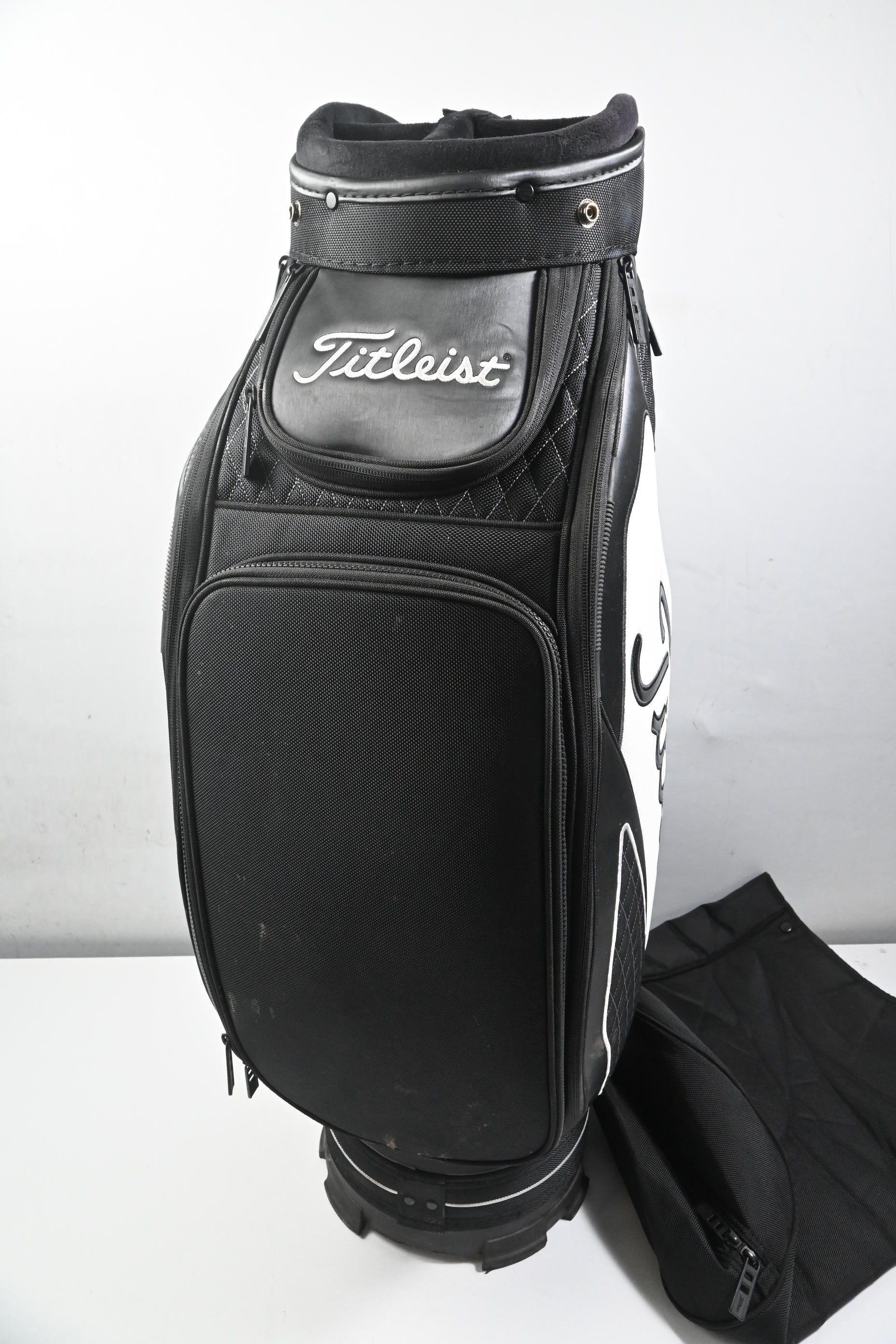 Titleist Cart Bag / 6-Way Divider / Black, White