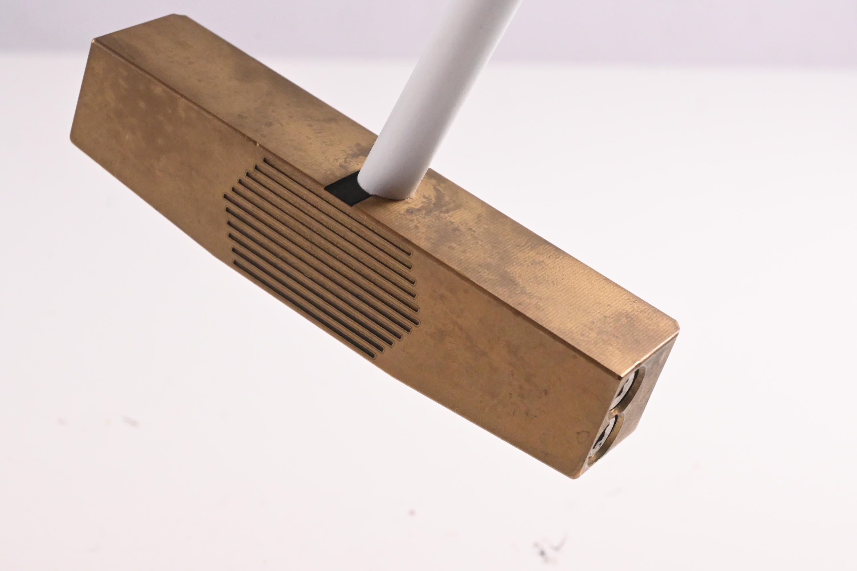 L.A.B. Golf B.2 Putter / 33 Inch / Includes ACCRA X White Shaft