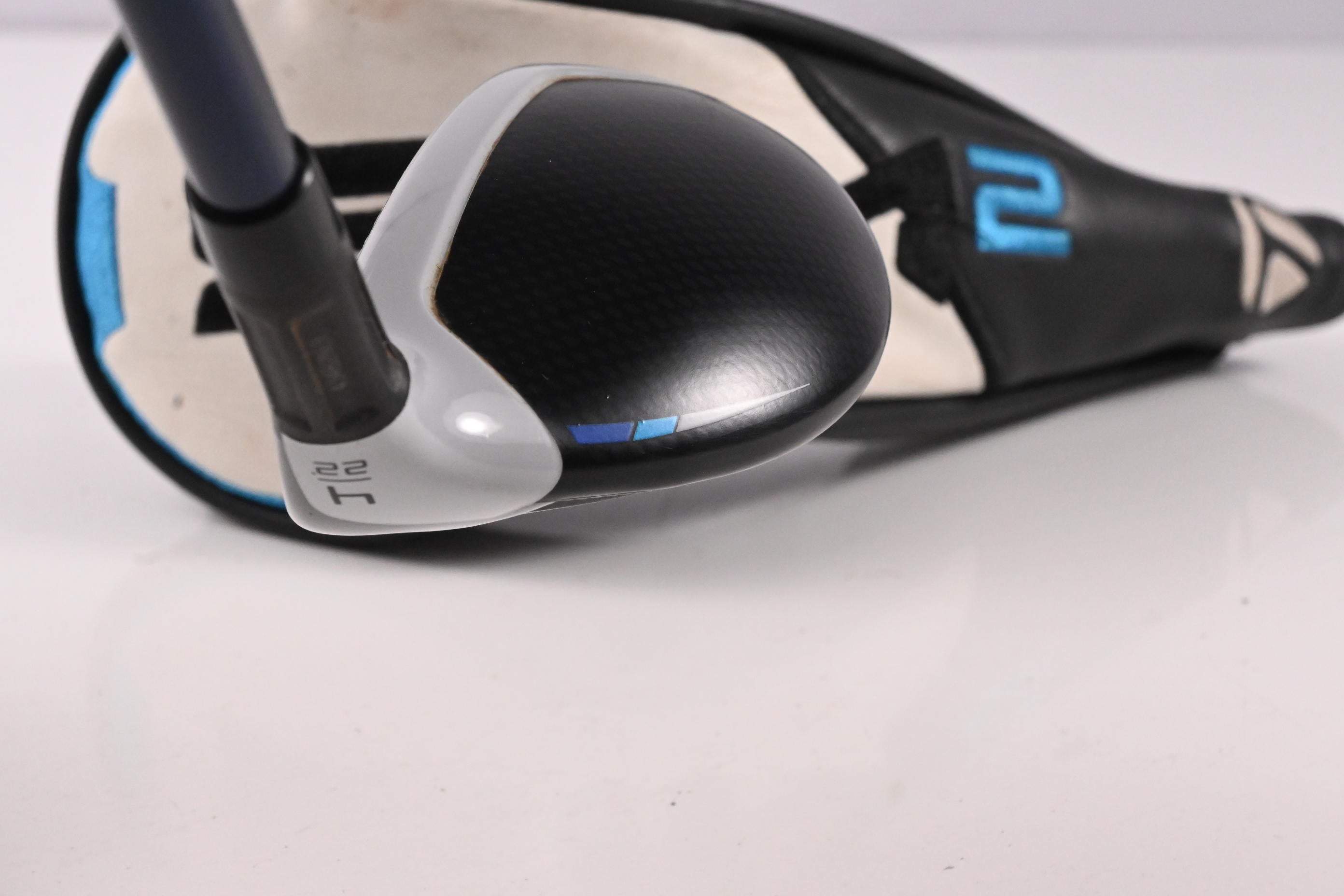 Taylormade SIM2 Max #4 Hybrid / 22 Degree / Stiff Flex Ventus Blue 7 Shaft