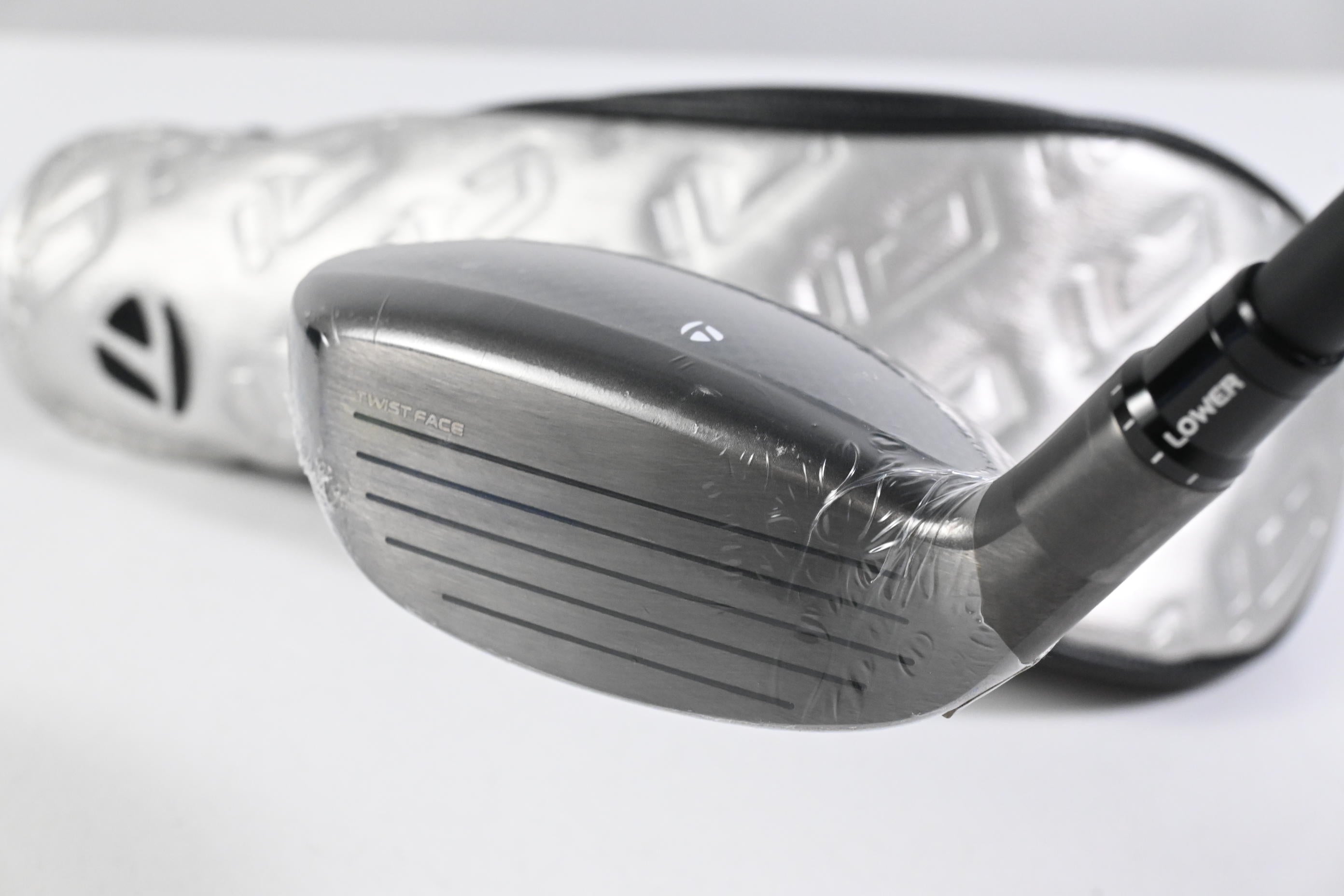 Taylormade Qi35 #4 Hybrid / 22 Degree / X-Flex Kai'li Dark Waves Blue 95 Shaft