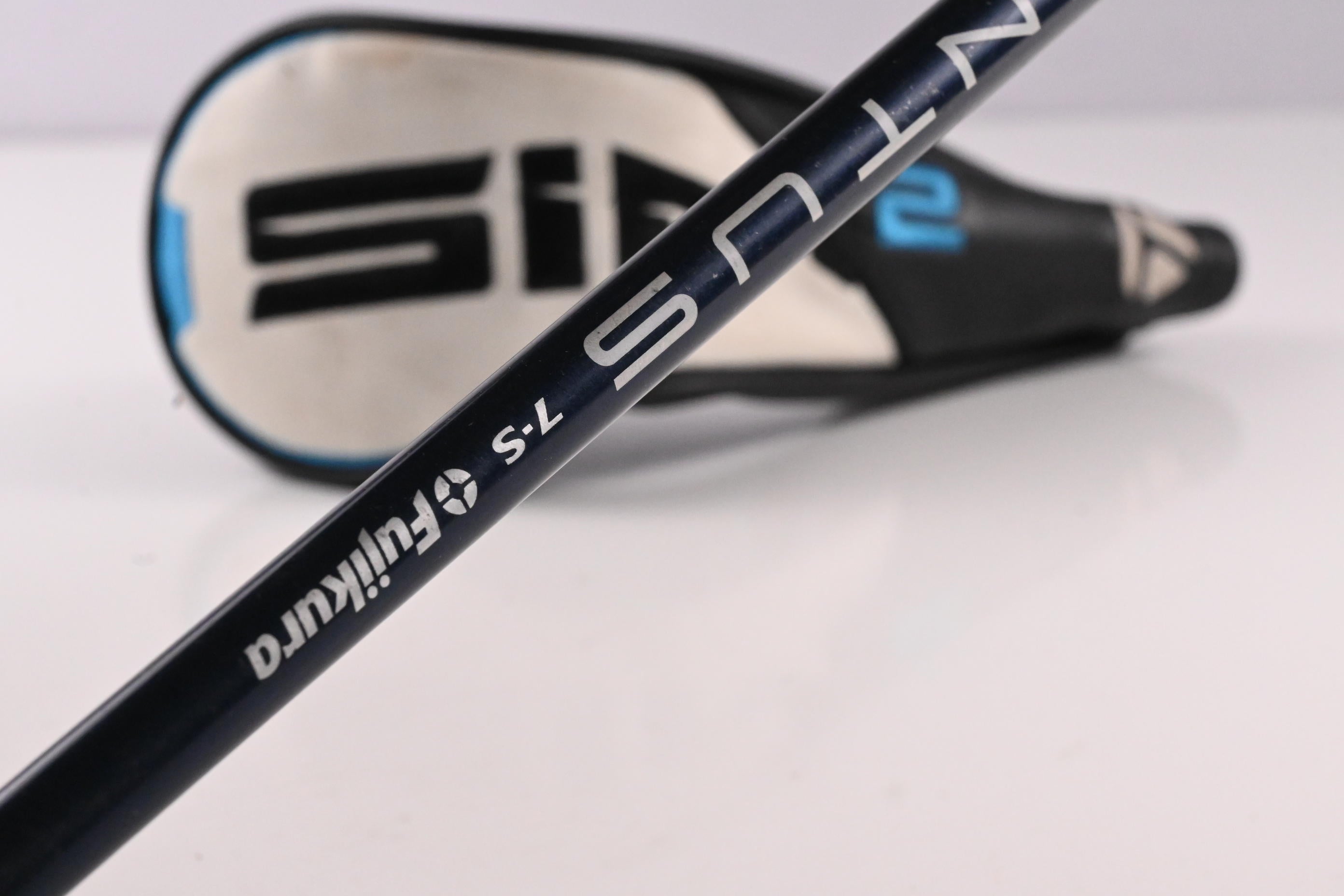 Taylormade SIM2 Max #4 Hybrid / 22 Degree / Stiff Flex Ventus Blue 7 Shaft