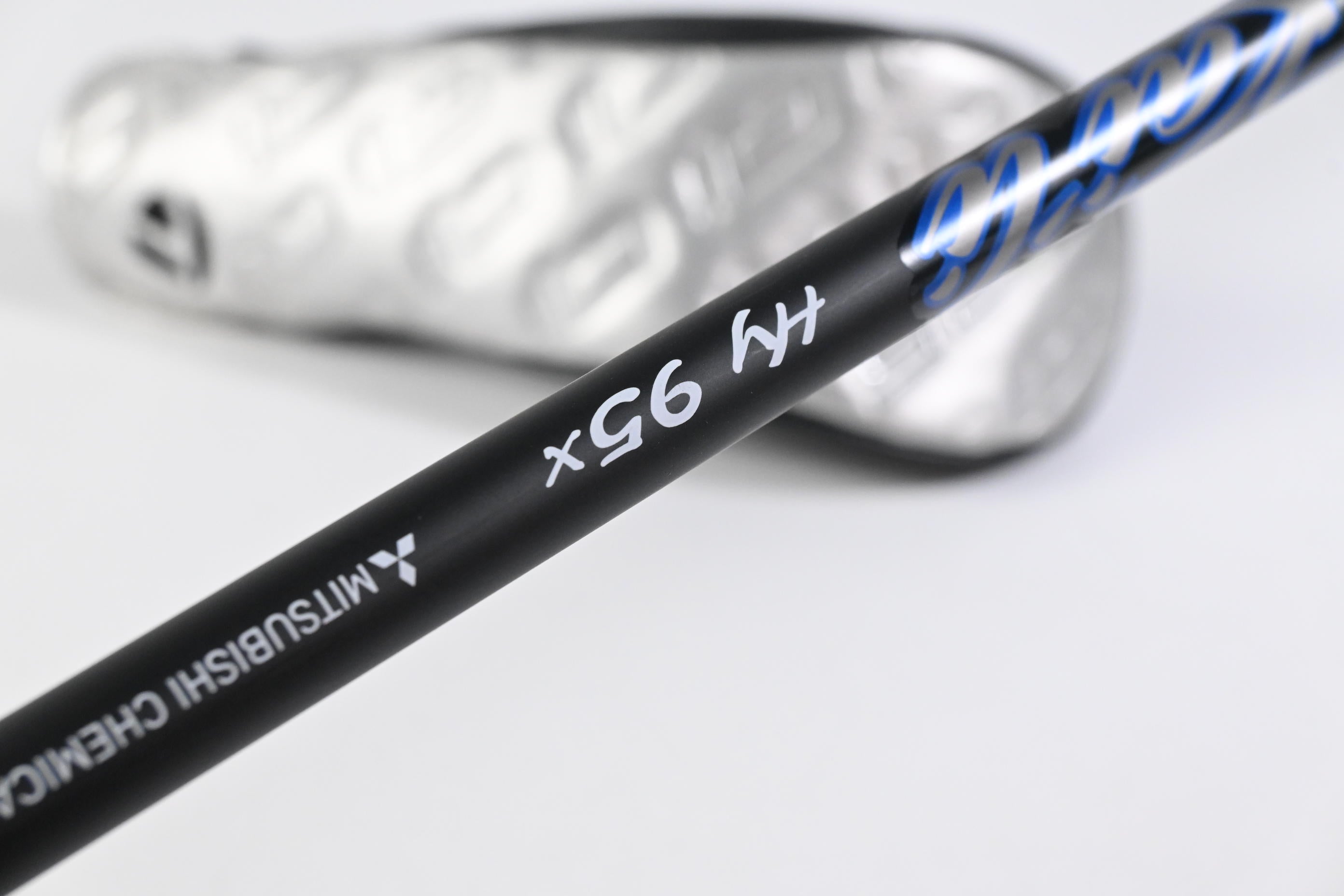 Taylormade Qi35 #4 Hybrid / 22 Degree / X-Flex Kai'li Dark Waves Blue 95 Shaft