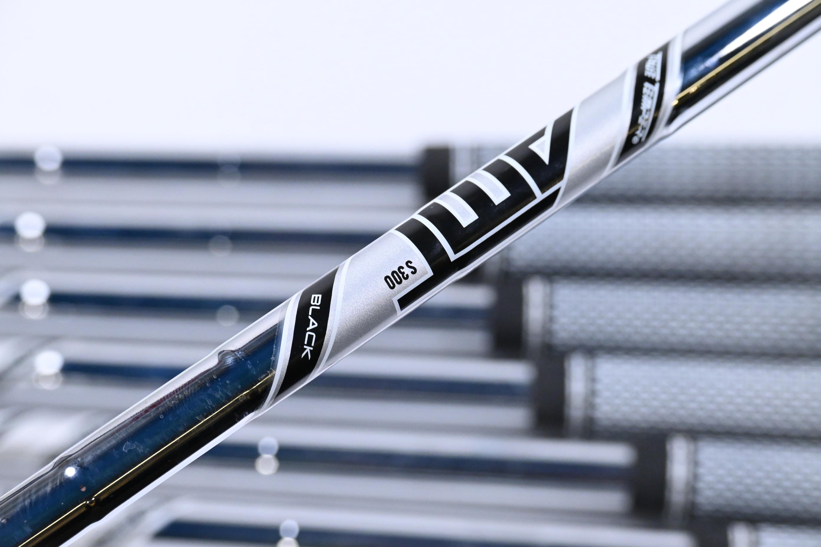 Callaway Apex CB 24 Irons / 4-PW / Stiff Flex AMT Black S300 Shafts