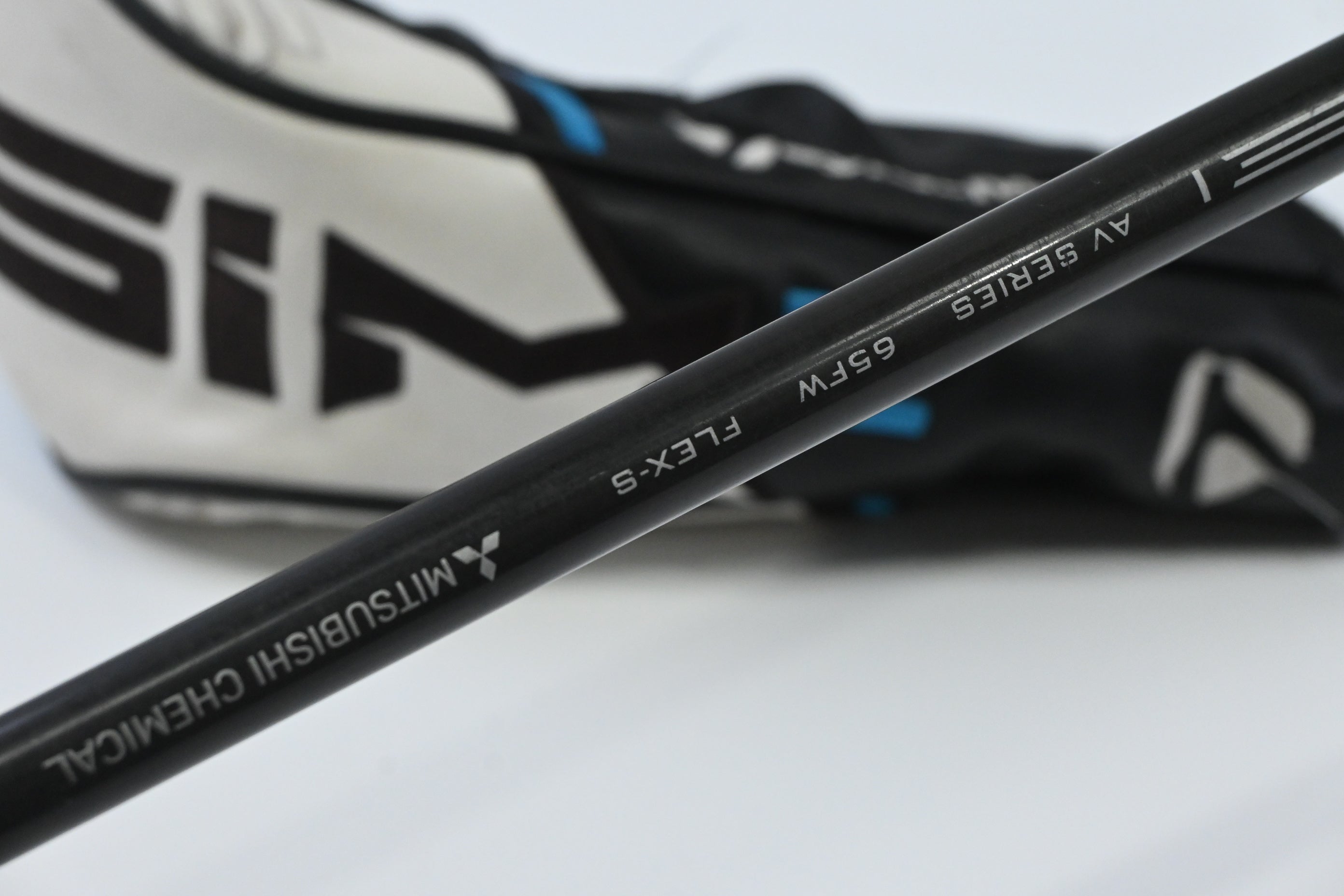 Taylormade SIM2 Ti #3 Wood / 15 Degree / Stiff Flex Tensei AV Raw Blue 65 Shaft