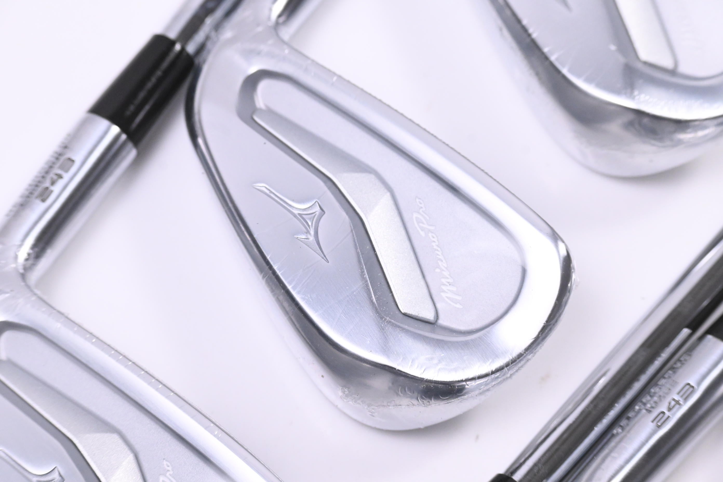 Mizuno Pro 243 Irons / 5-PW+GW / Stiff Flex KBS Tour 120 Shafts