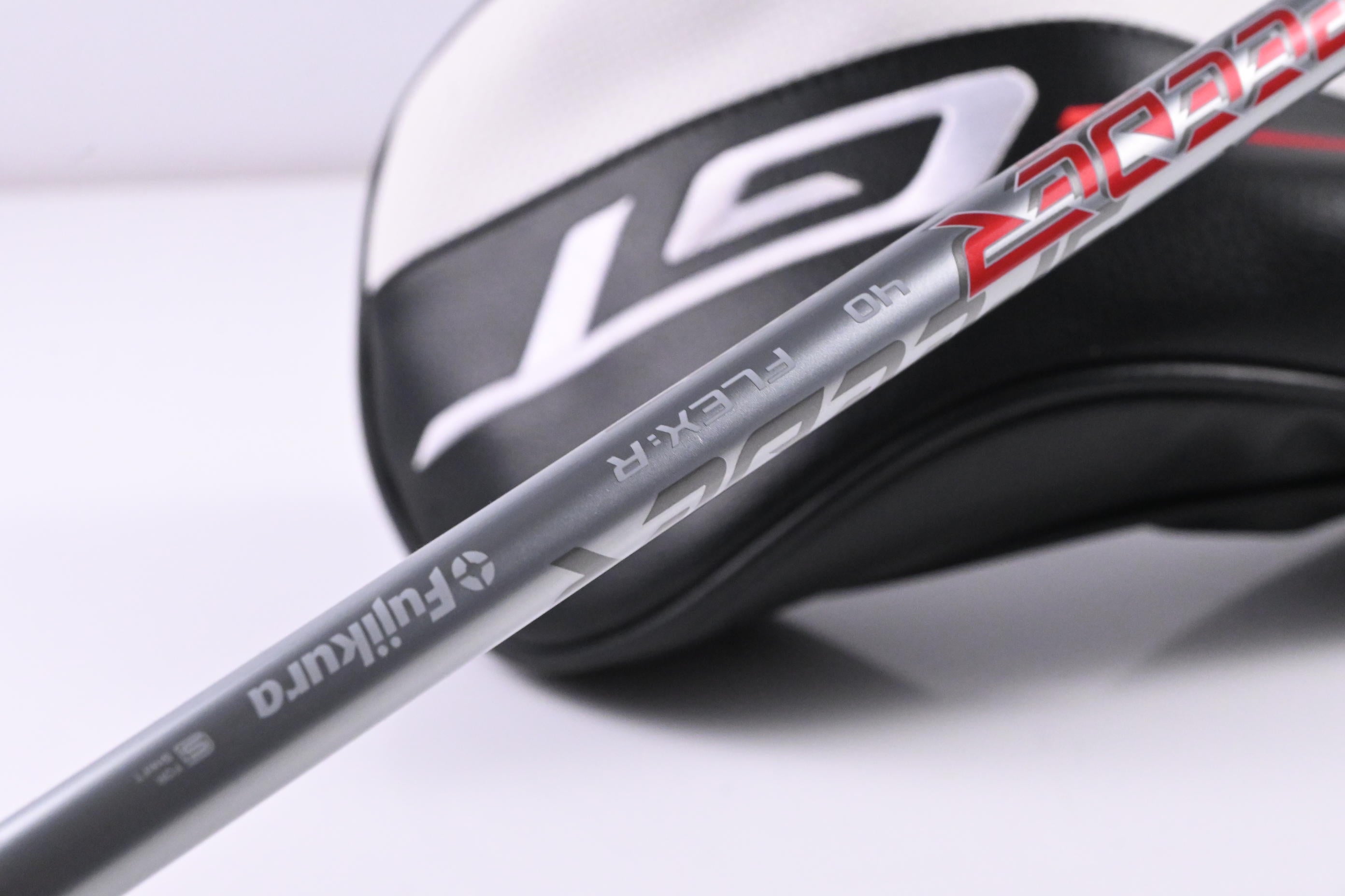 Left Hand Titleist GT2 Driver / 10 Degree /Regular Flex Fujikura Airspeeder 40 Shaft