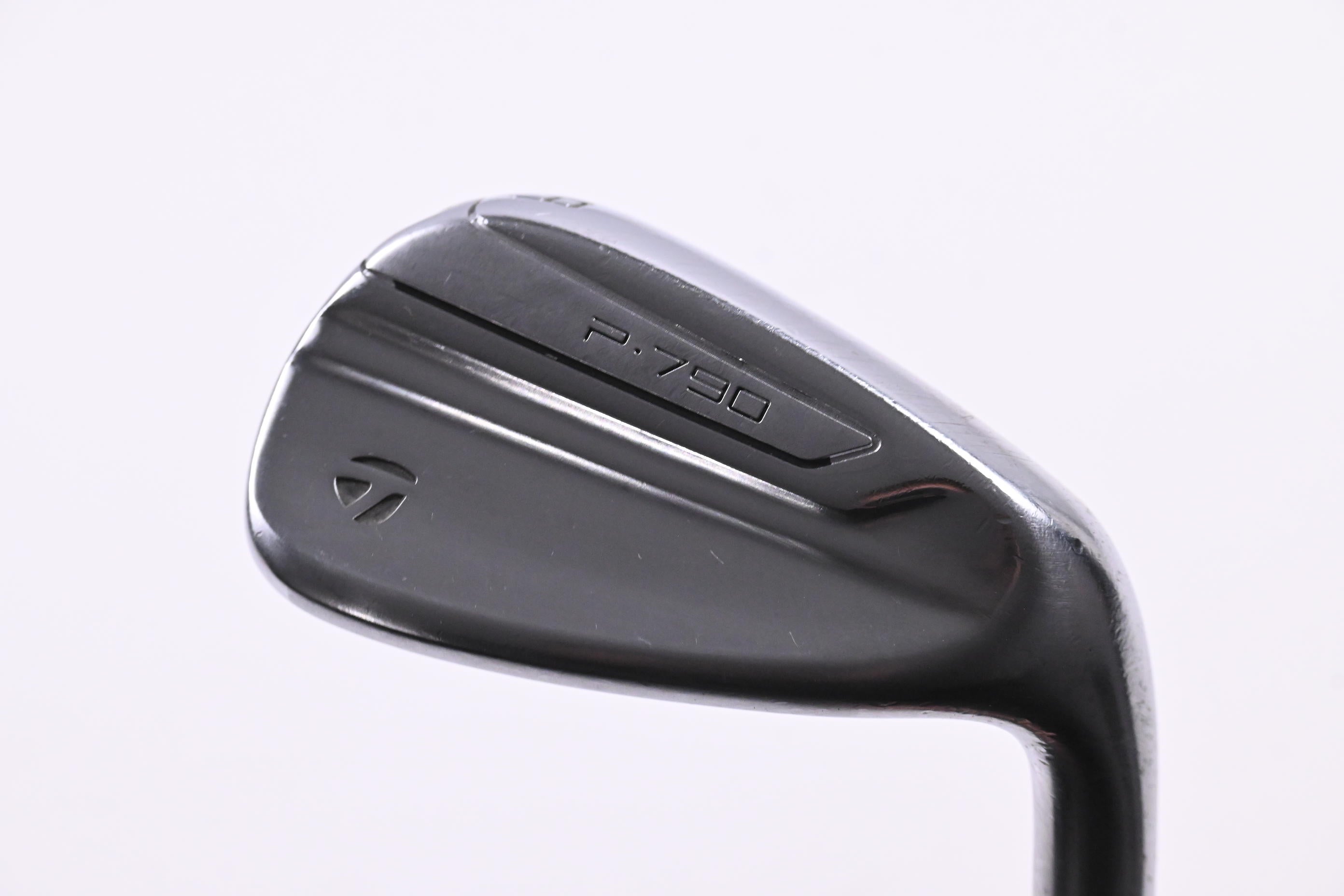 Taylormade P790 2017 Gap Wedge / 50 Degree / Regular Flex Dynamic Gold 105 Shaft