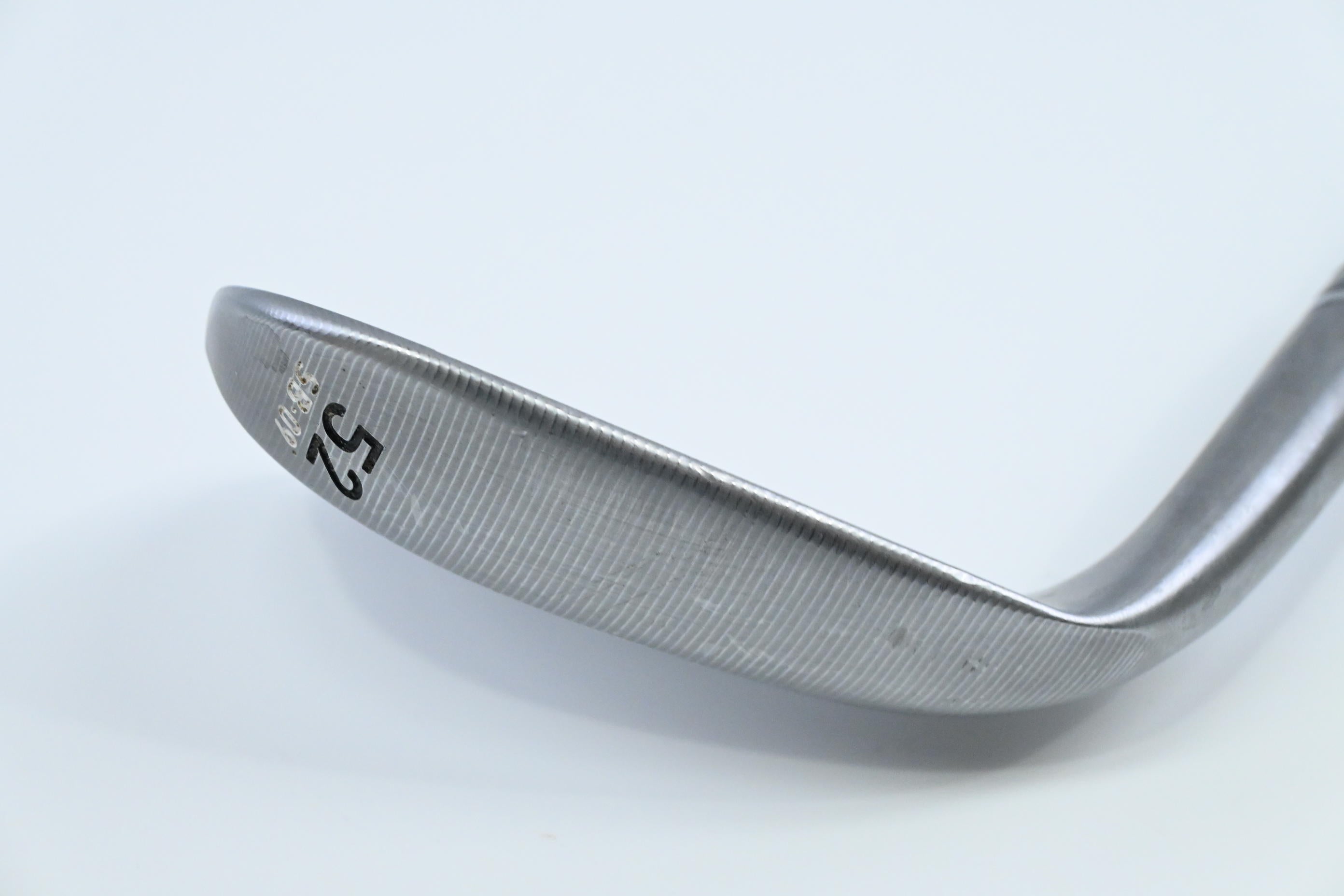 Taylormade Milled Grind 5 Gap Wedge / 52 Degree / Wedge Flex Dynamic Gold 115