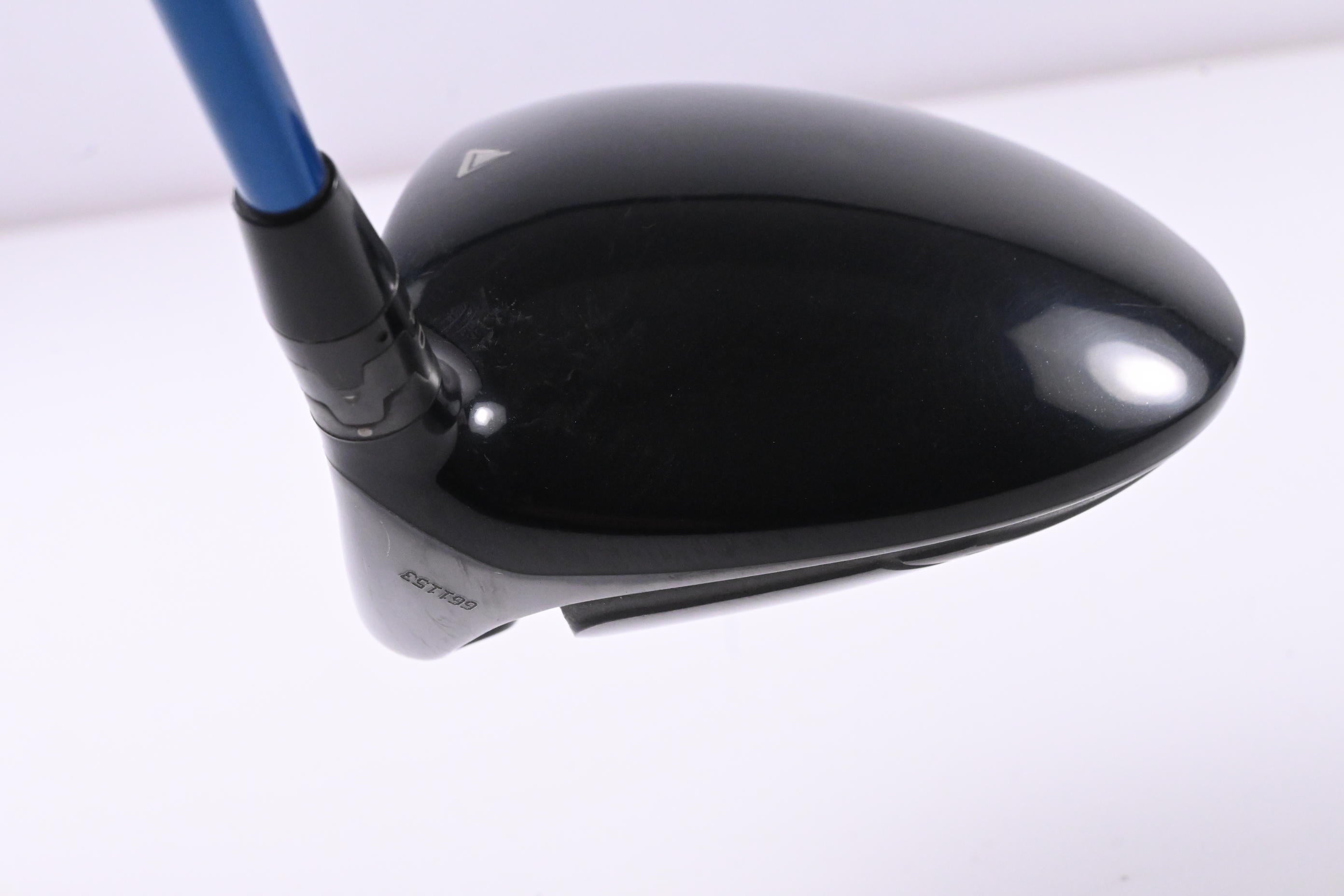 Titleist 915 D2 Driver / 10.5 Degree / X-Flex Fujikura Speeder757 Shaft