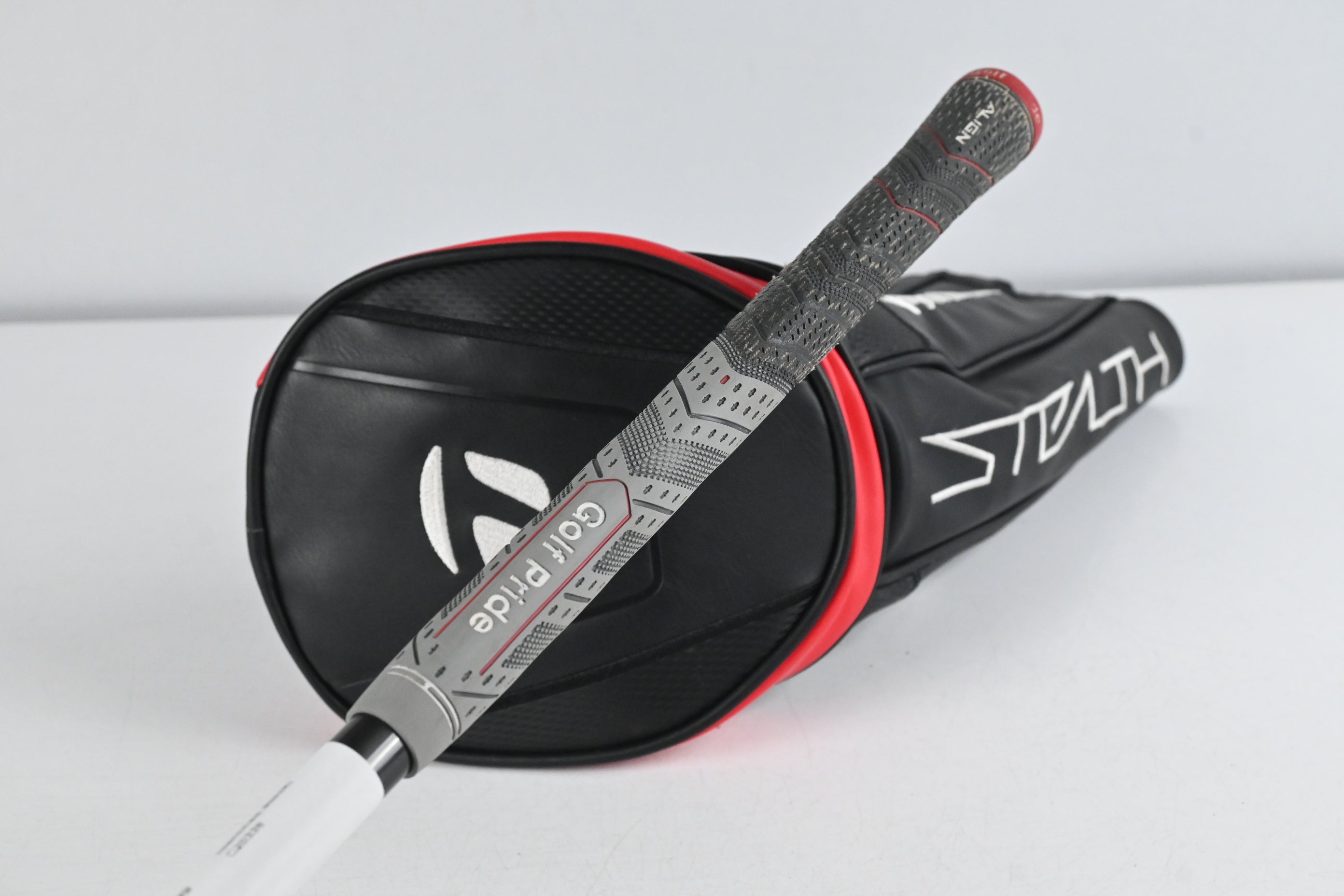 Taylormade Stealth HD Driver / 10.5 Degree / Regular Flex Evenflow Riptide 50