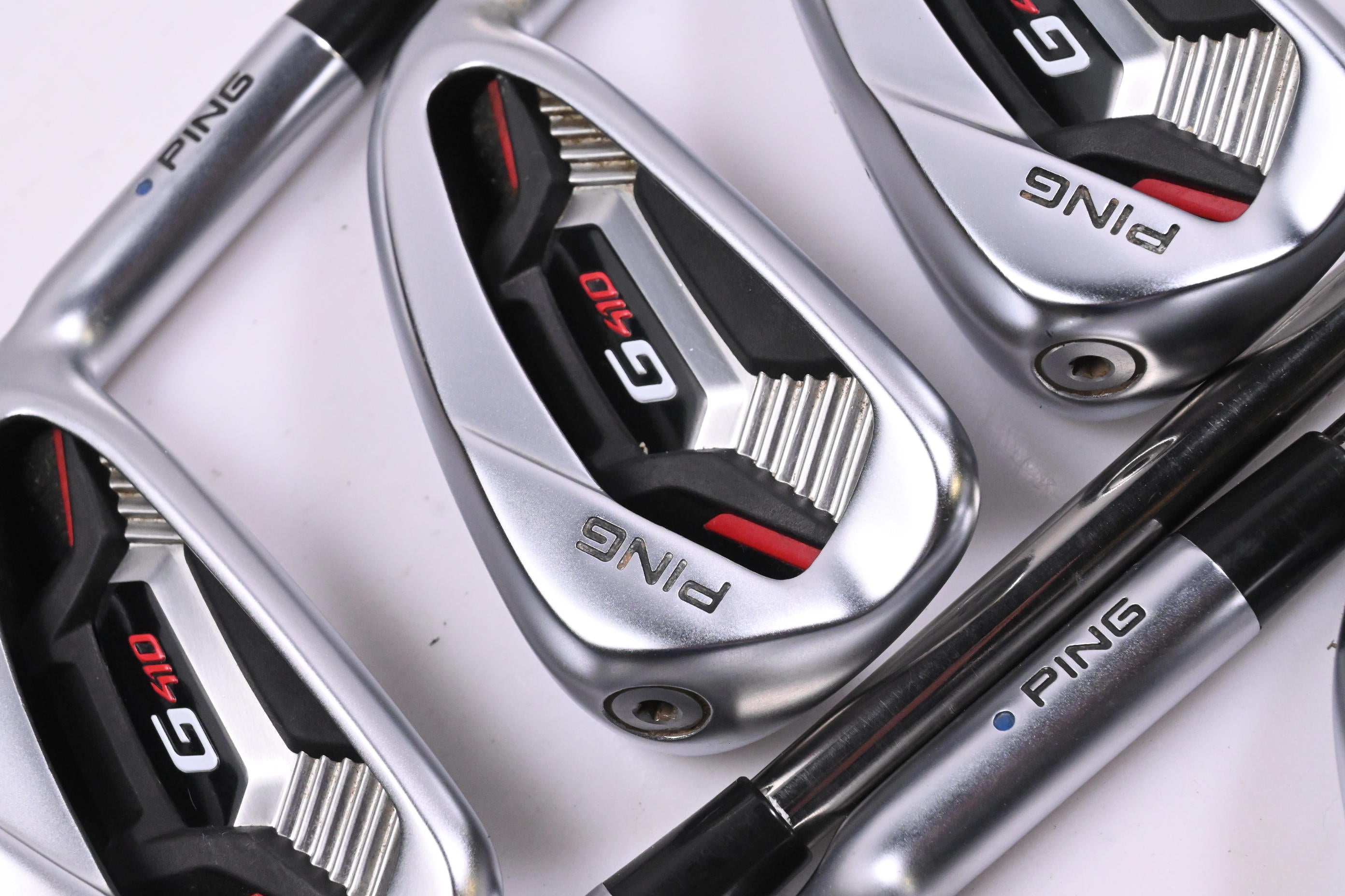 Ping G410 Irons / 5-PW+SW / Blue Dot / Regular Flex UST Recoil ES 780 Shafts