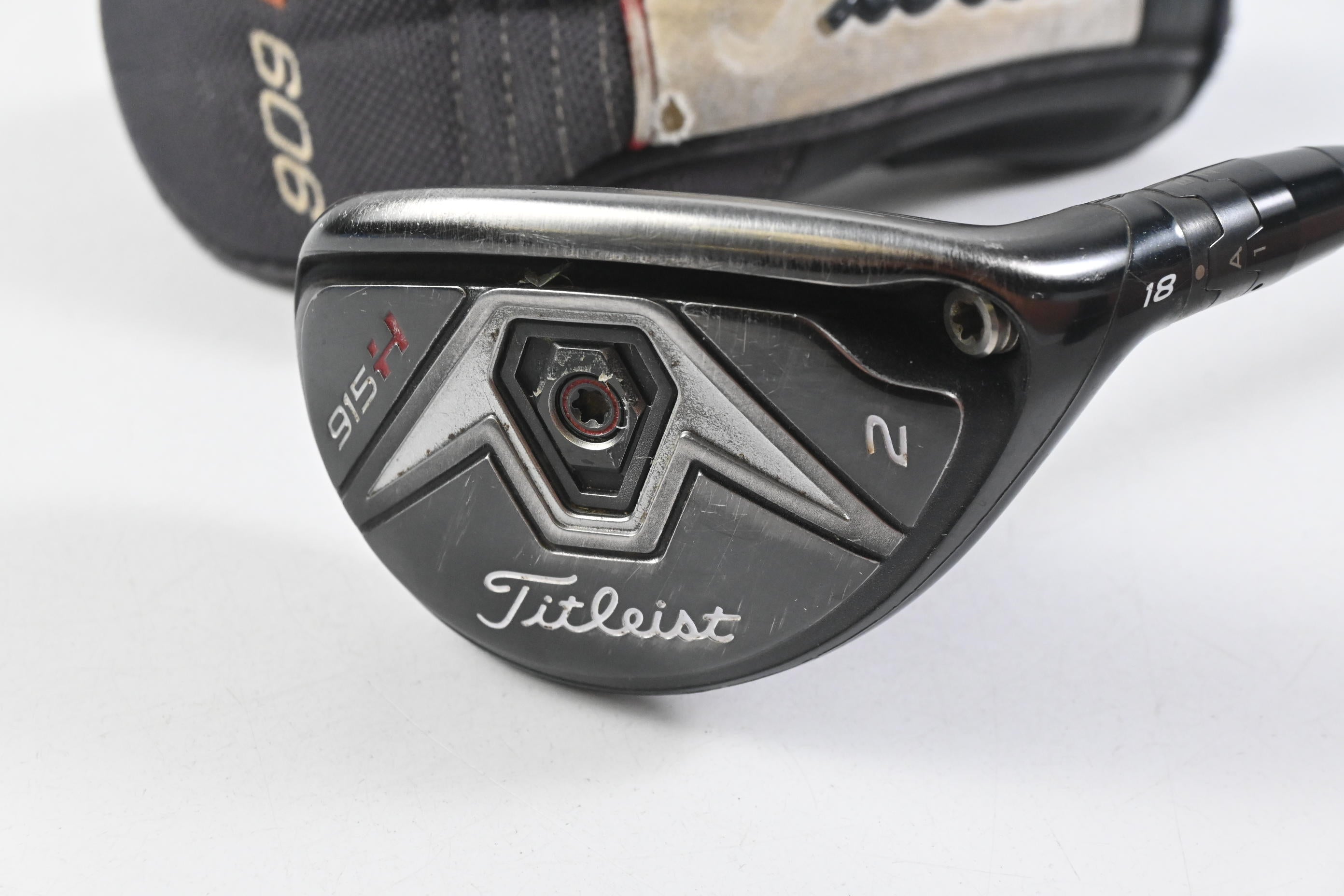 Titleist 915H #2 Hybrid / 18 Degree / Stiff Flex Aldila Rogue Black 85 Shaft
