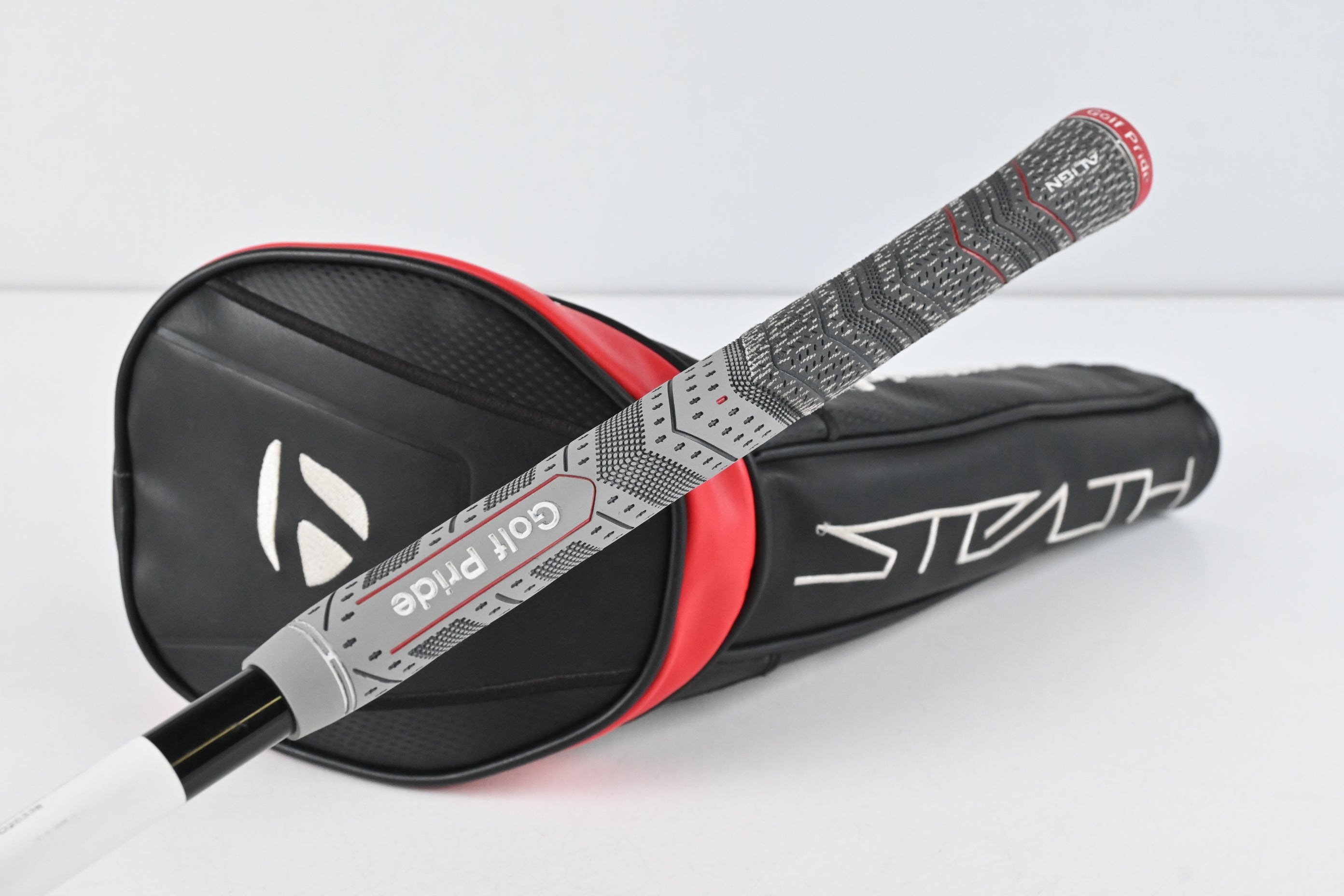 Taylormade Stealth HD Driver / 10.5 Degree / Regular Flex Ventus Red 5 Shaft