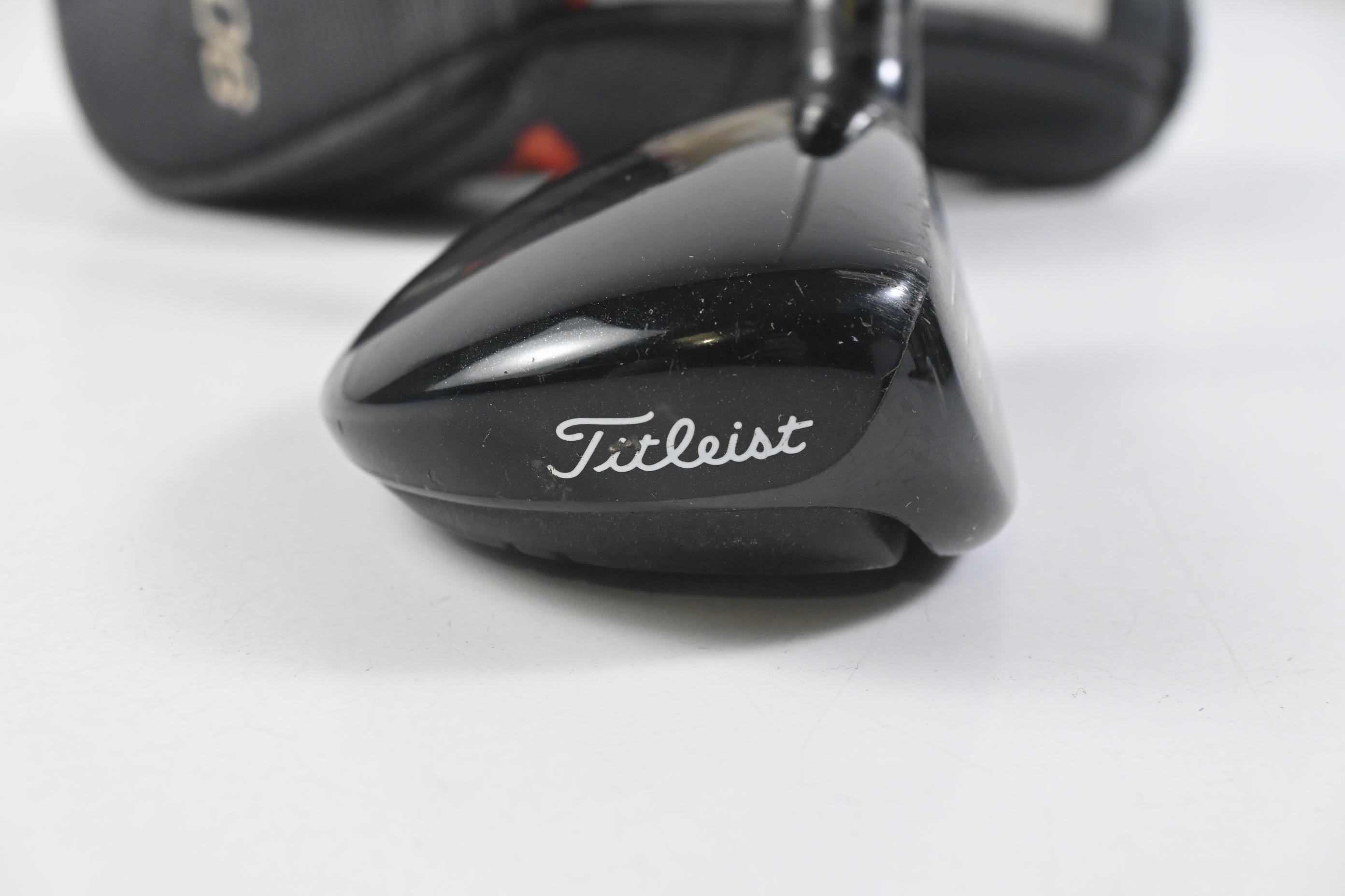 Titleist 915H #2 Hybrid / 18 Degree / Stiff Flex Aldila Rogue Black 85 Shaft