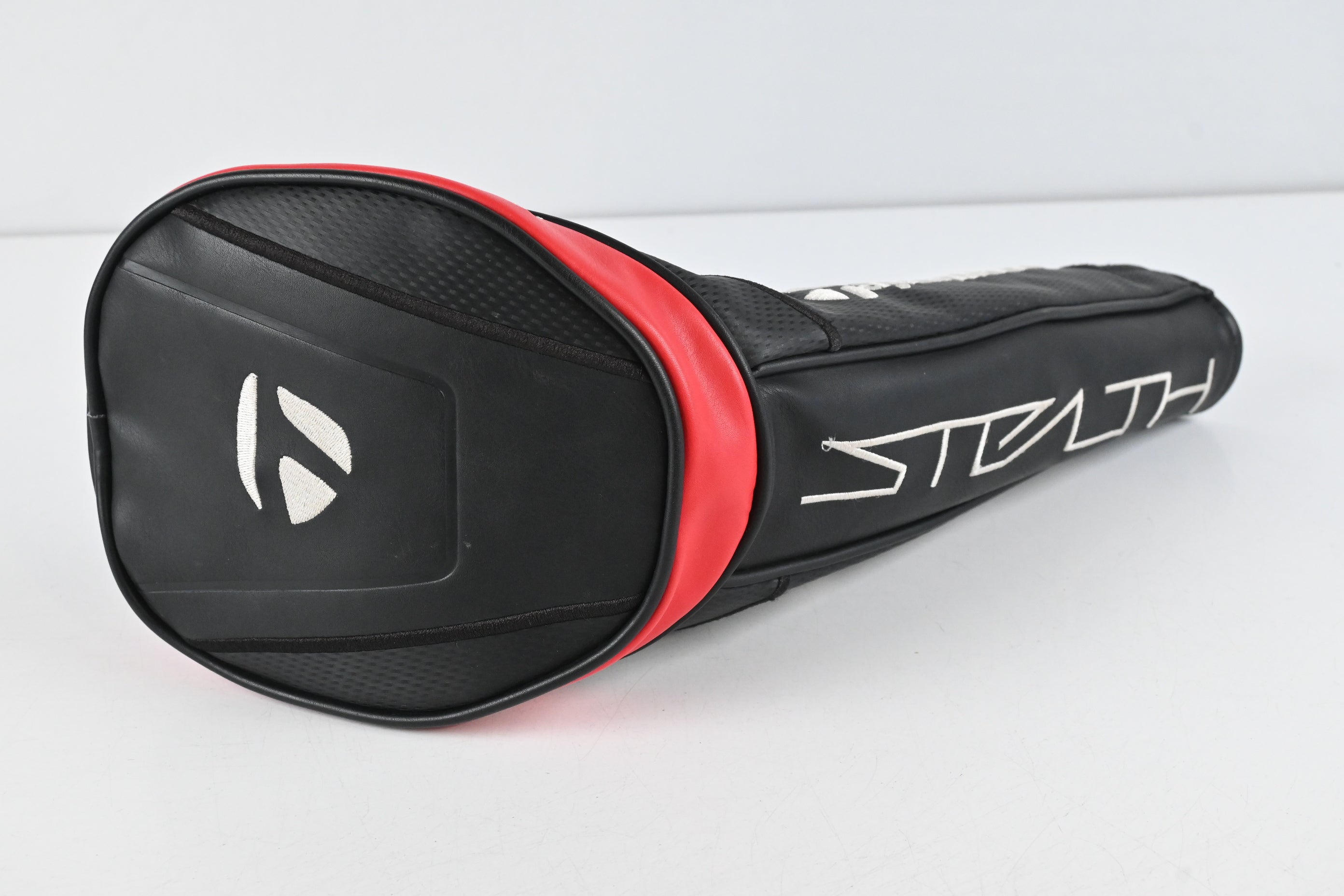 Taylormade Stealth HD Driver / 10.5 Degree / Regular Flex Ventus Red 5 Shaft