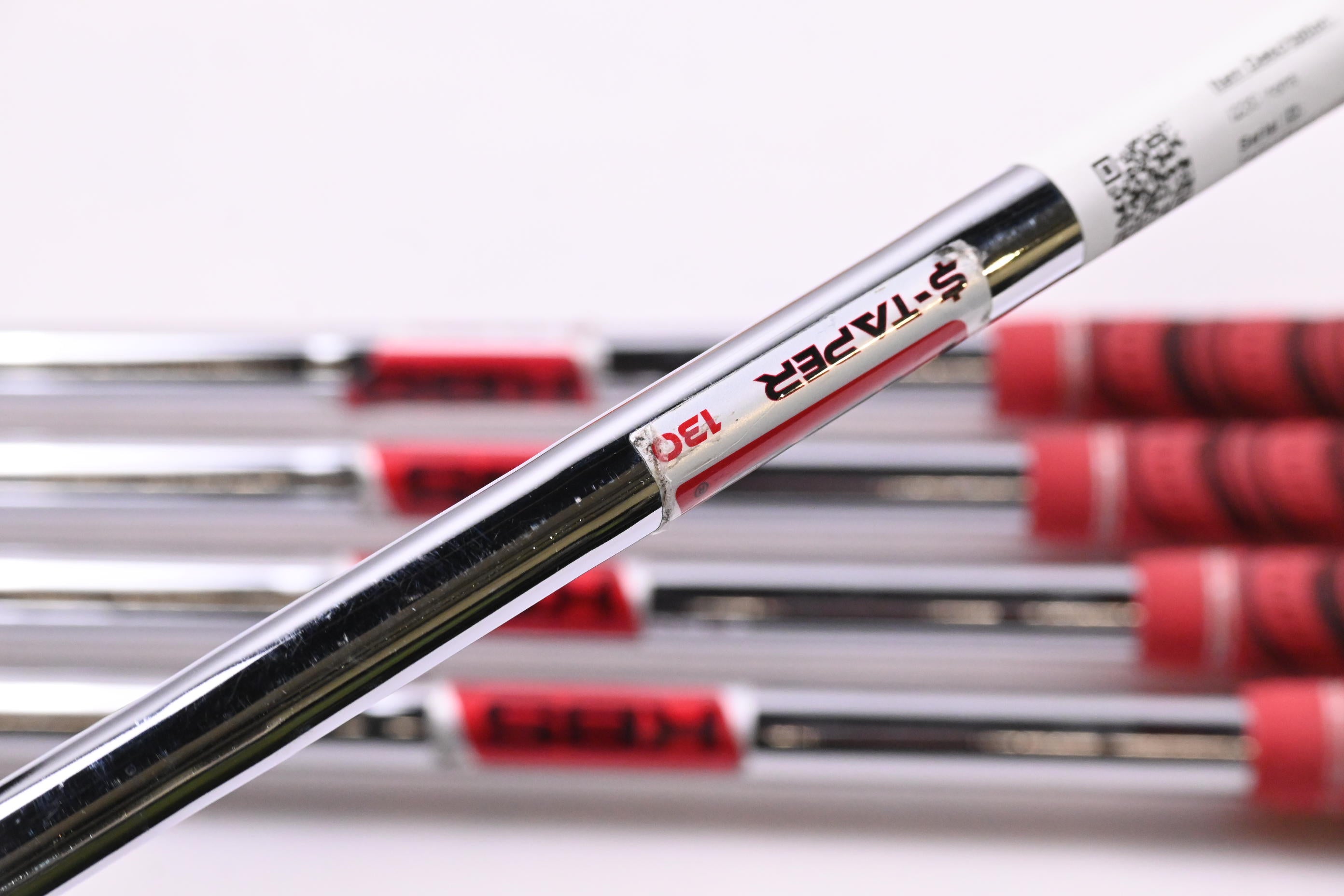 Ping i230 Irons / 7-PW+GW / Red Dot / X-Flex KBS $-Taper 130 Shafts