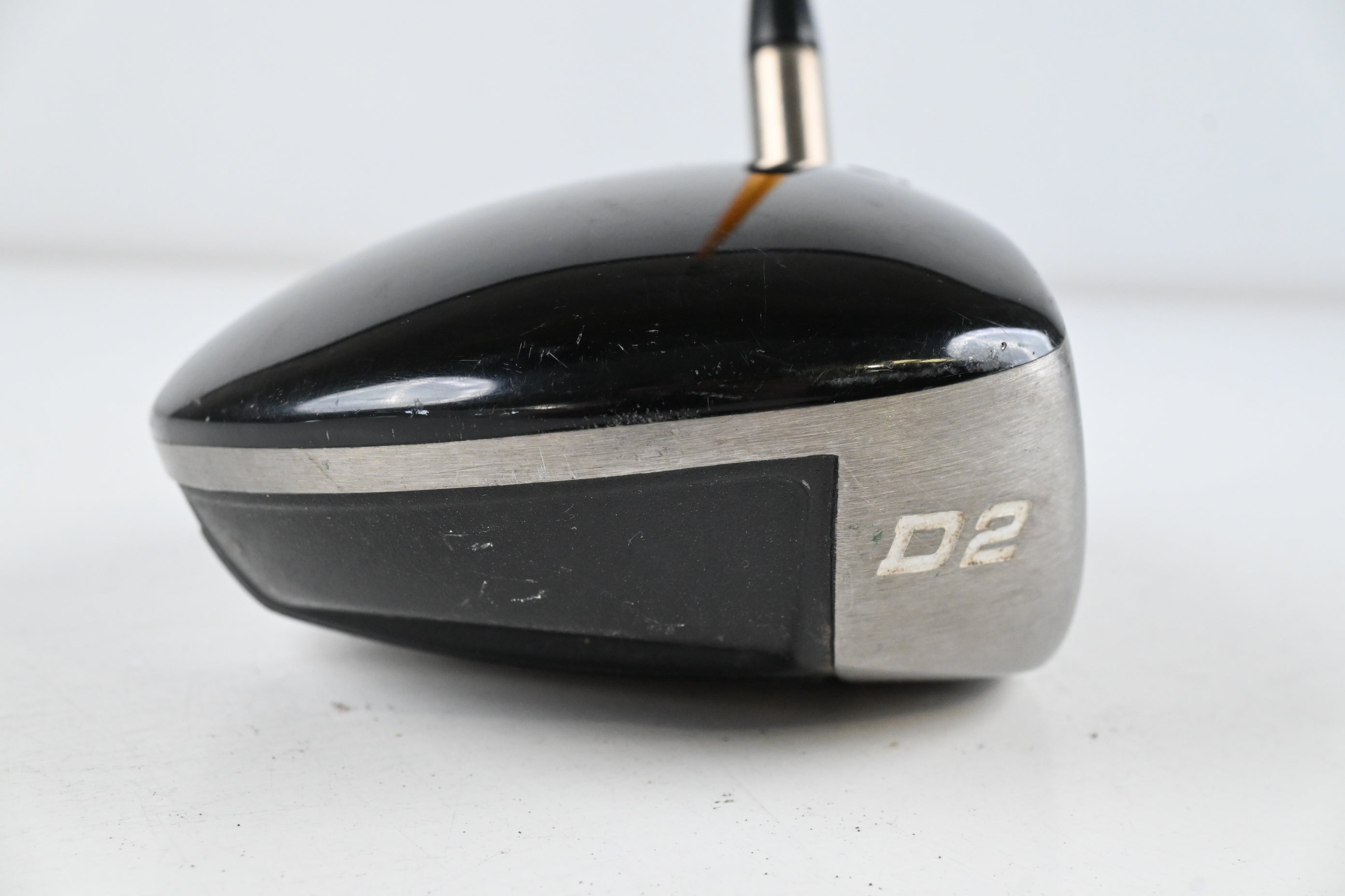 Titleist 907 D2 Driver / 9.5 Degree / Stiff Flex UST Mamiya Proforce V2 76 Shaft