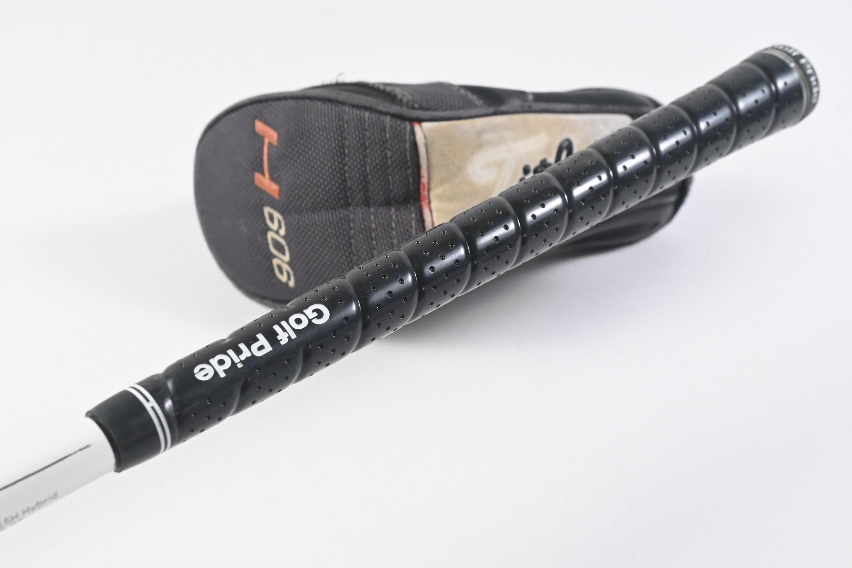 Titleist 915H #2 Hybrid / 18 Degree / Stiff Flex Aldila Rogue Black 85 Shaft