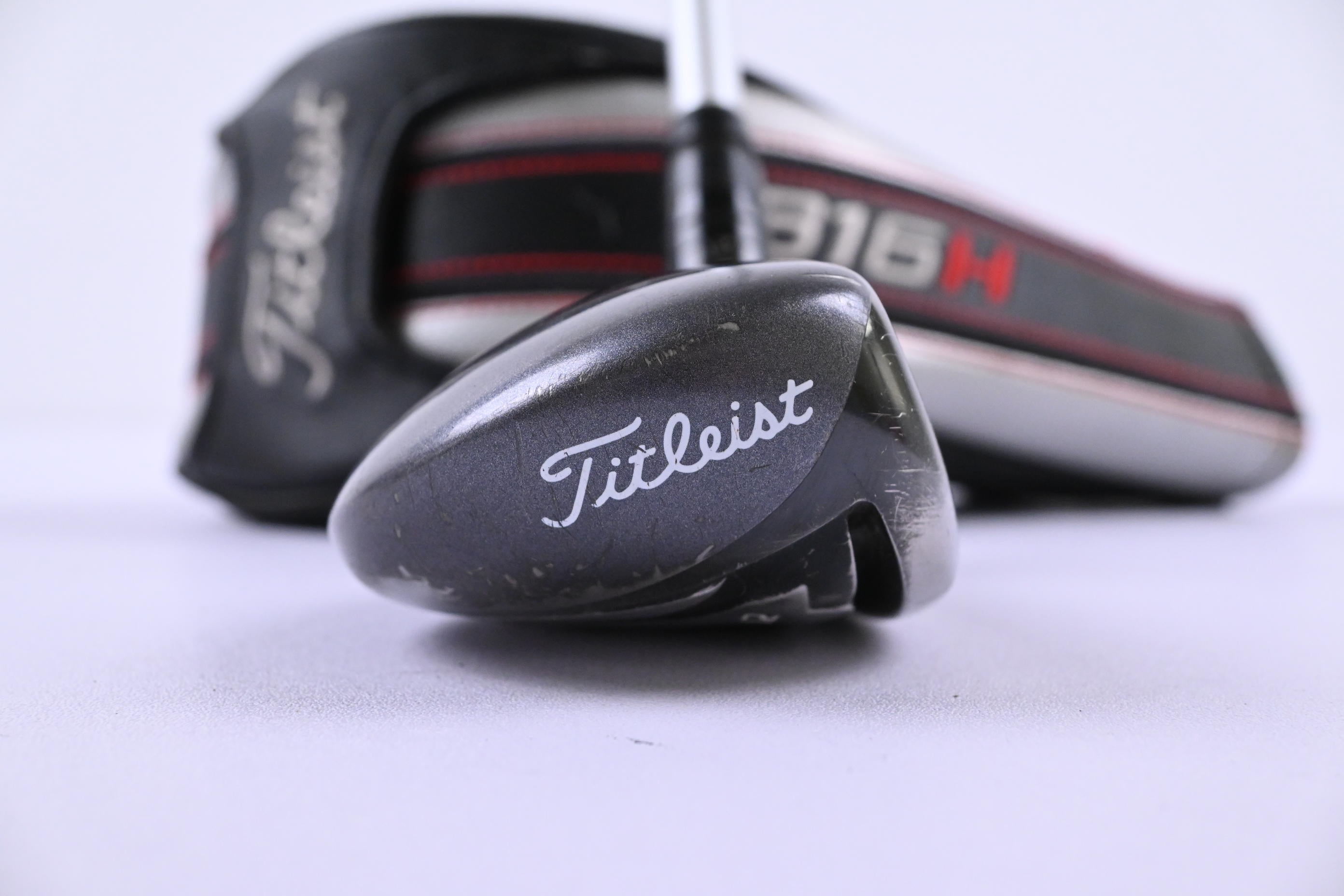 Titleist 816 H2 #3 Hybrid / 21 Degree / Stiff Flex Aldila Rogue Black 85 Shaft