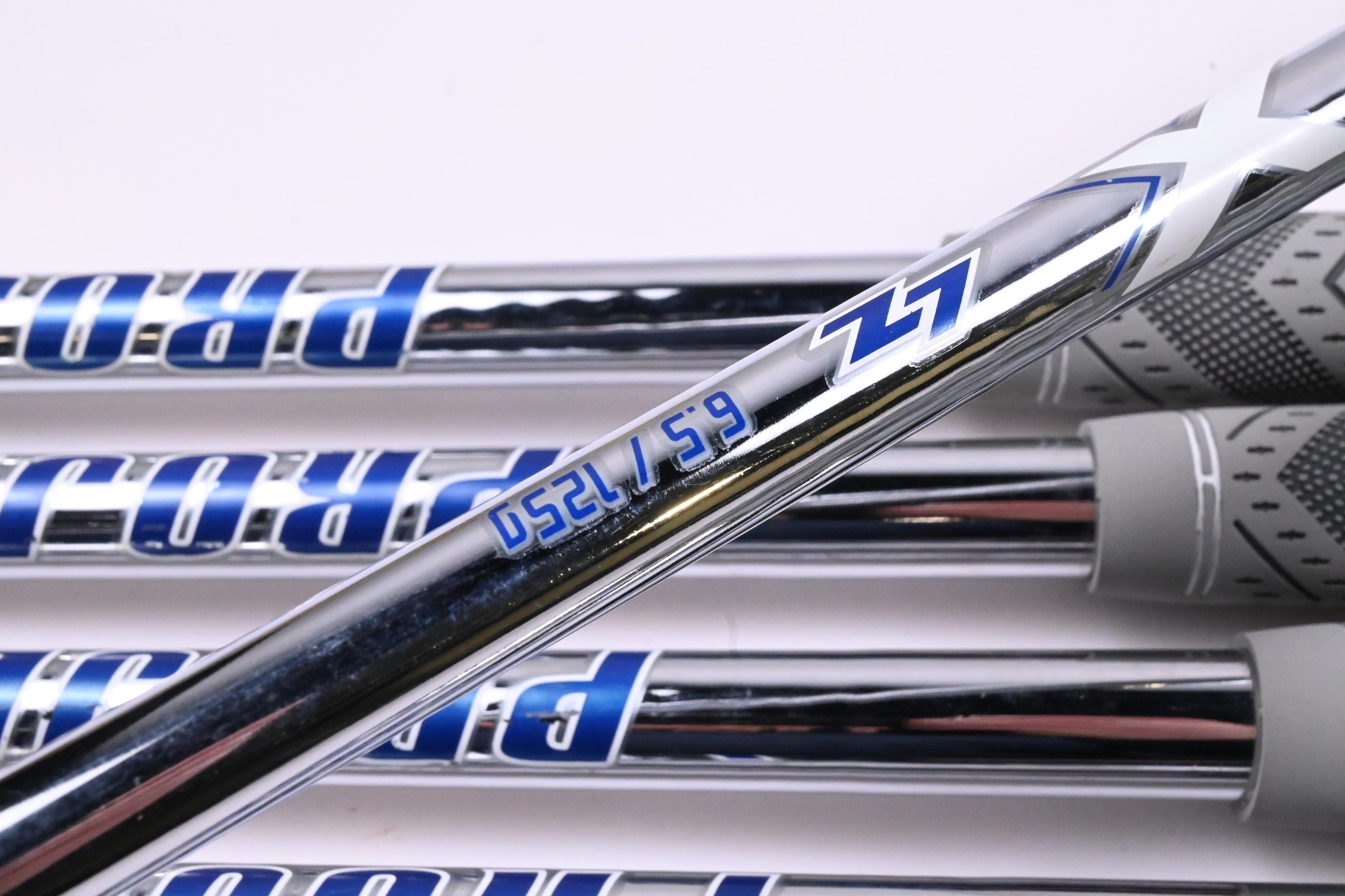 Wilson Staff Model 2024 CB Irons / 4-PW / X-Flex Project X LZ 125 Shafts