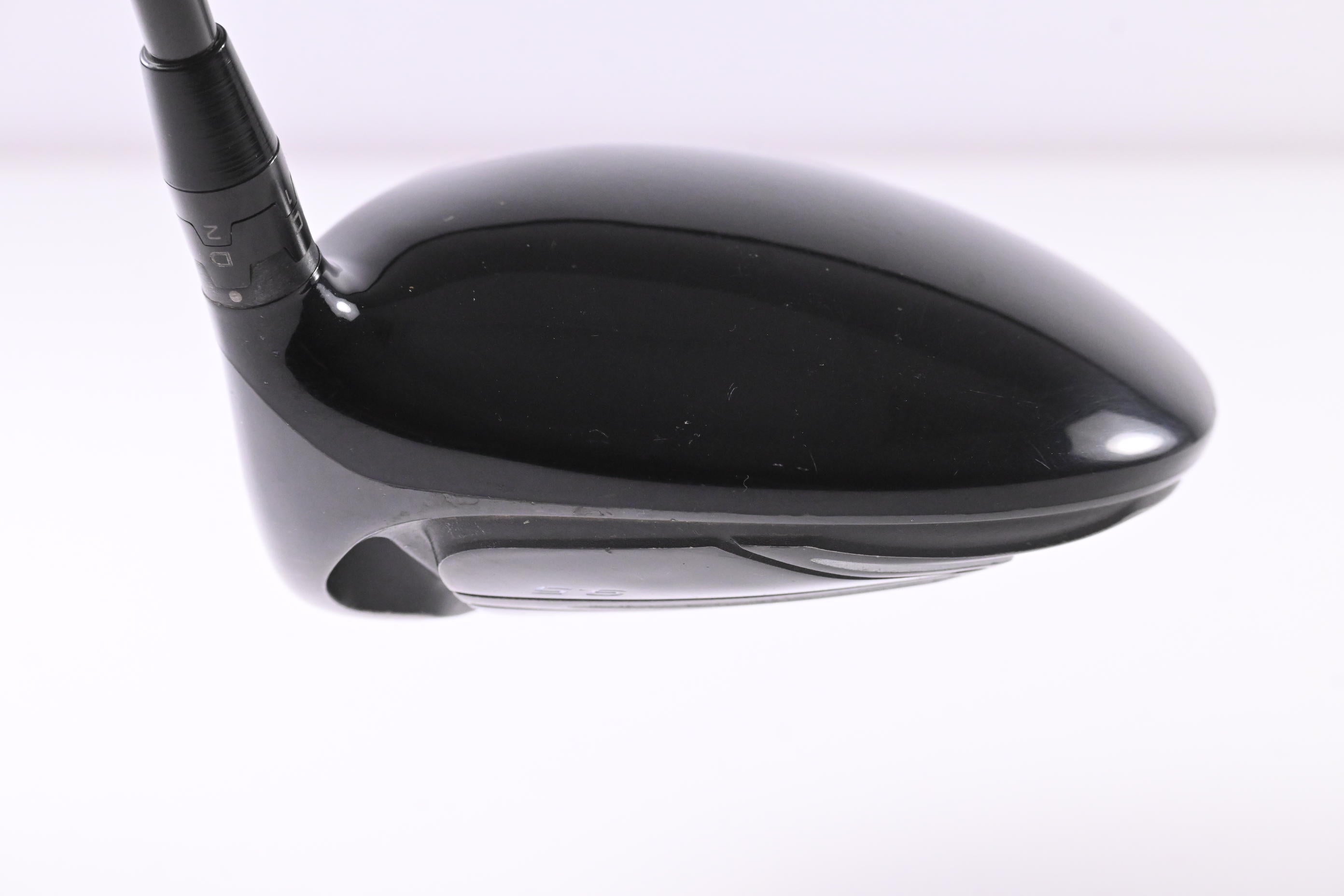 Titleist 915 D2 Driver / 9.5 Degree / Regular Flex Diamana M+50 Shaft