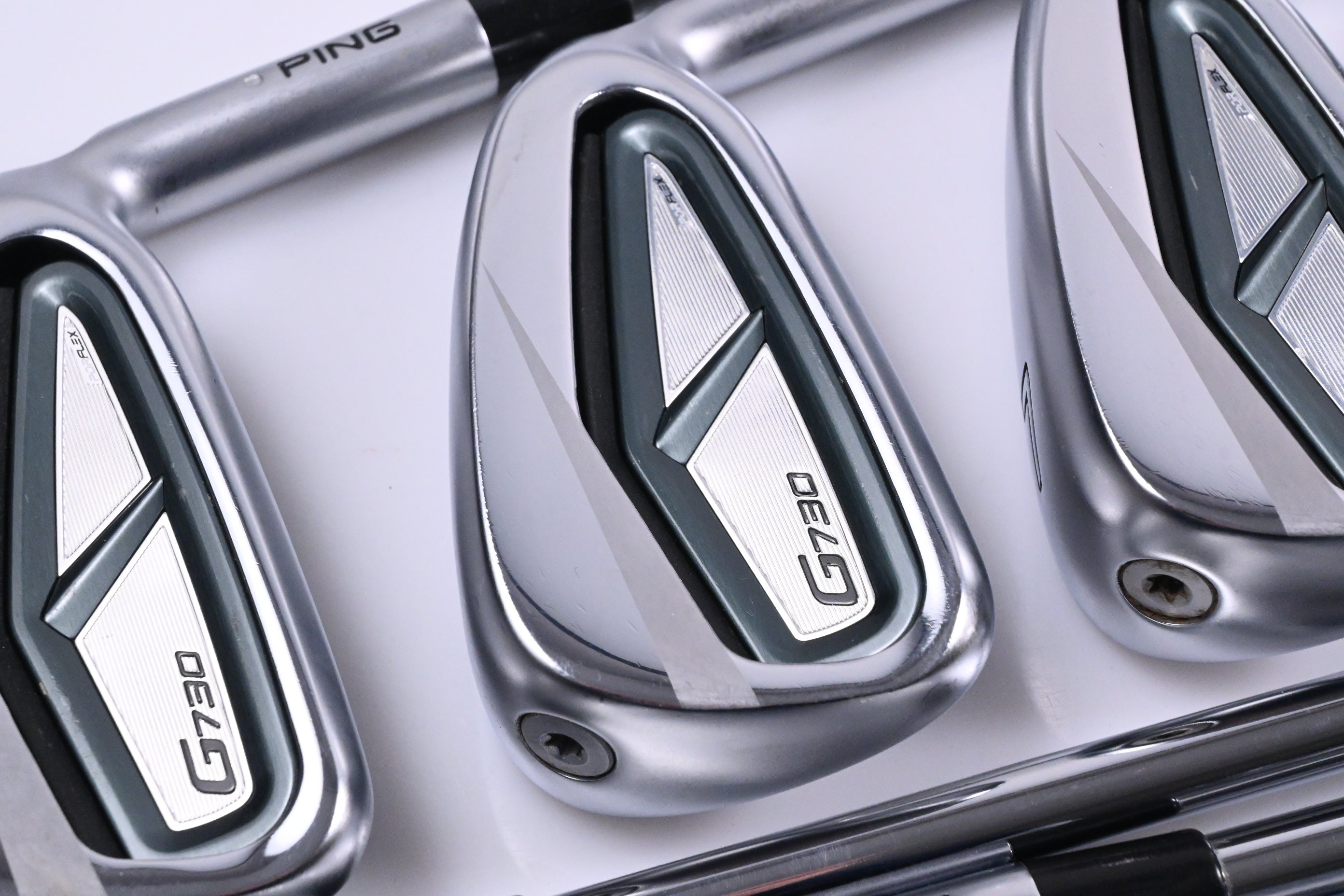 Ping G730 Irons / 5-PW+GW+50°+56° / Silver Dot / Regular Flex KBS Tour 110