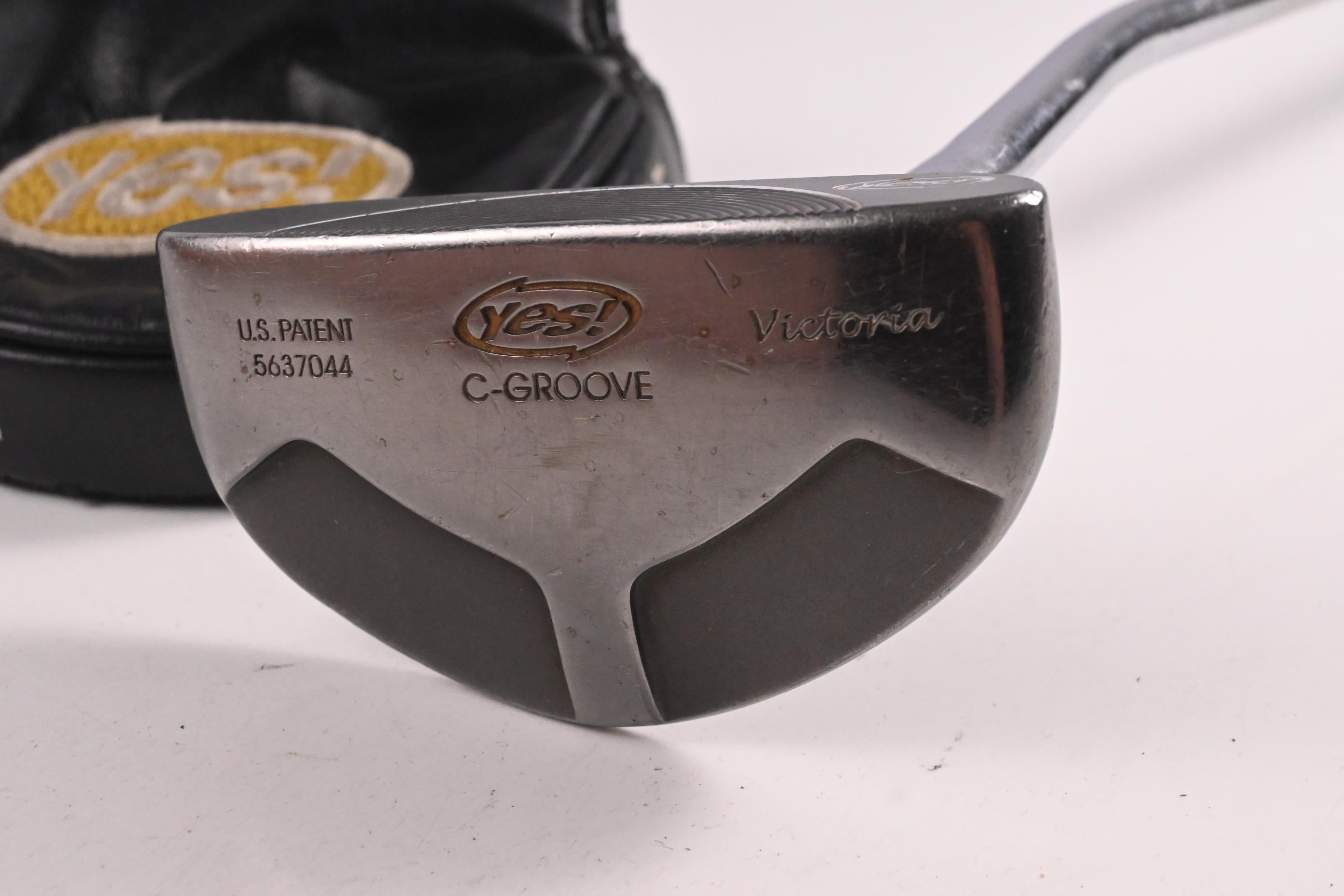 Yes! C-Groove Victoria Putter / 32 Inch