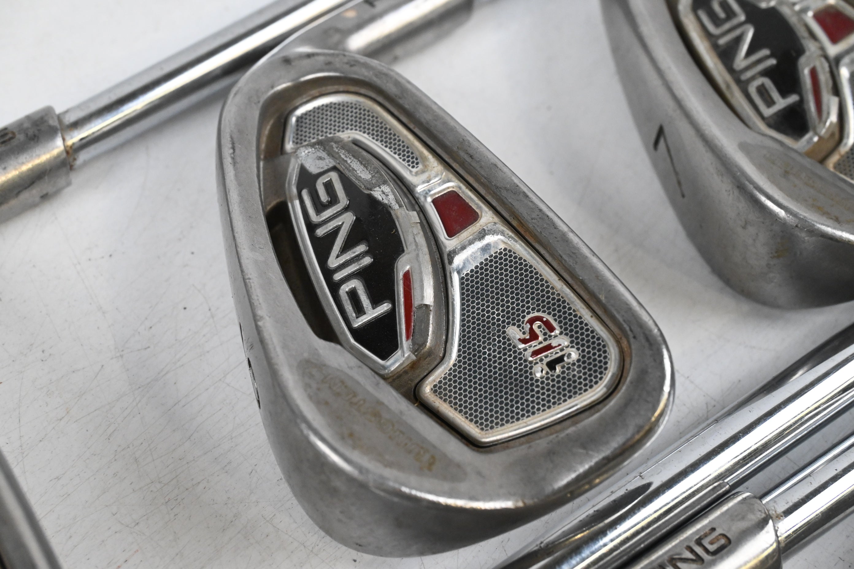 Ping i15 Irons / 5-PW / White Dot / Regular Flex Ping AWT Shafts