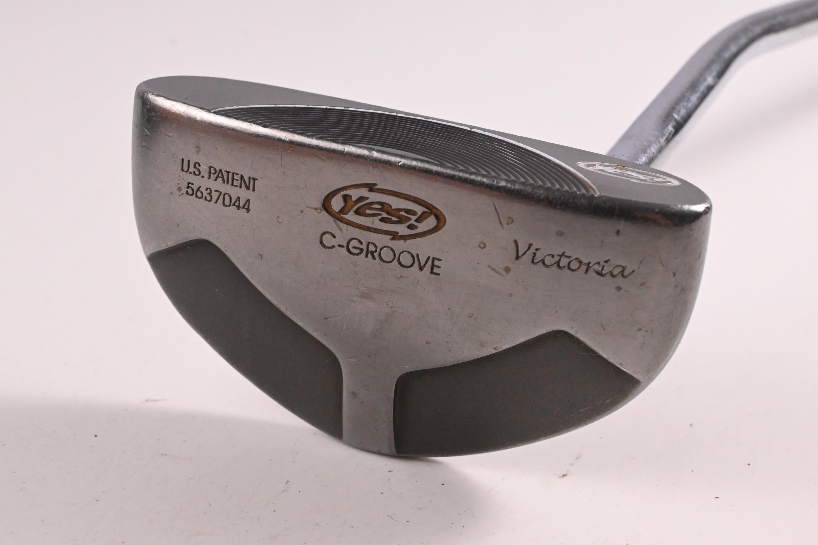Yes! C-Groove Victoria Putter / 32 Inch