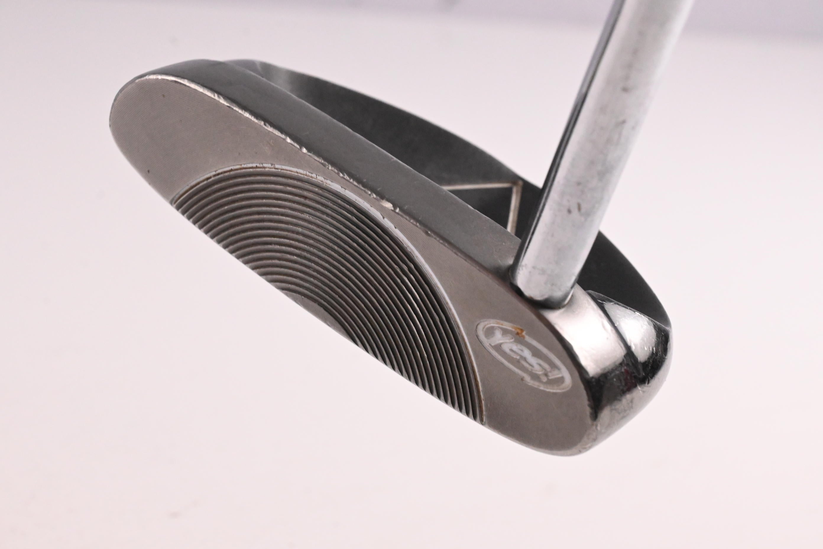 Yes! C-Groove Victoria Putter / 32 Inch